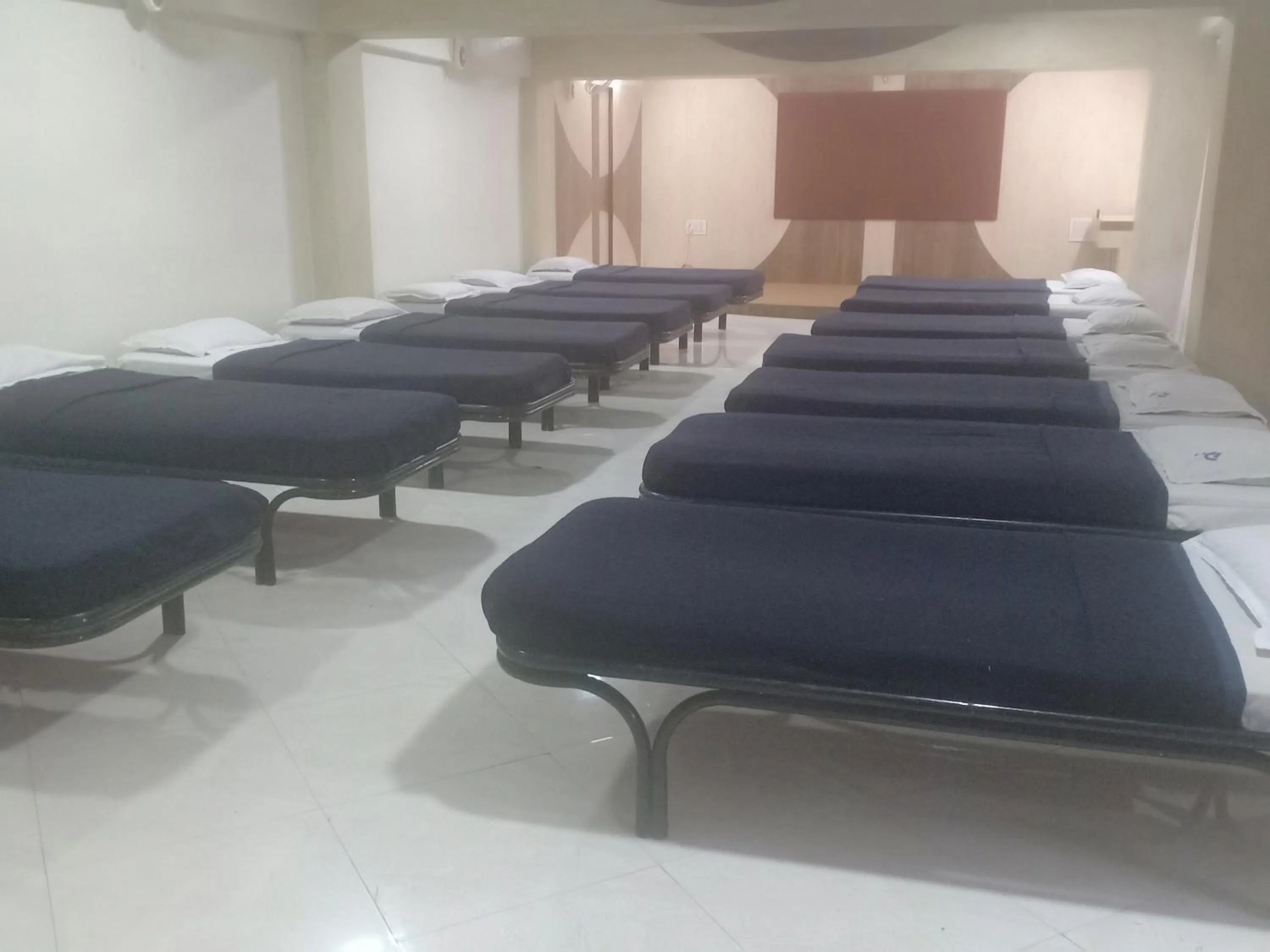 Photo of the whole room in Royale Heritage