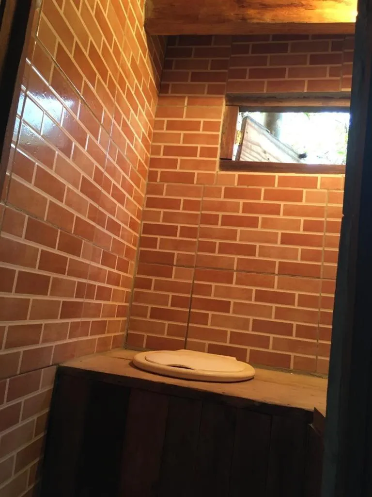 Toilet in Orgânica-Mente B&B