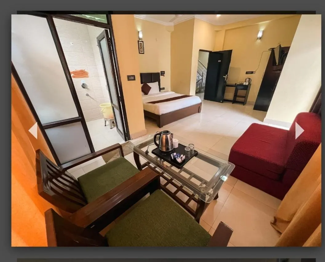 Bed in Flutter Hotels & Resort