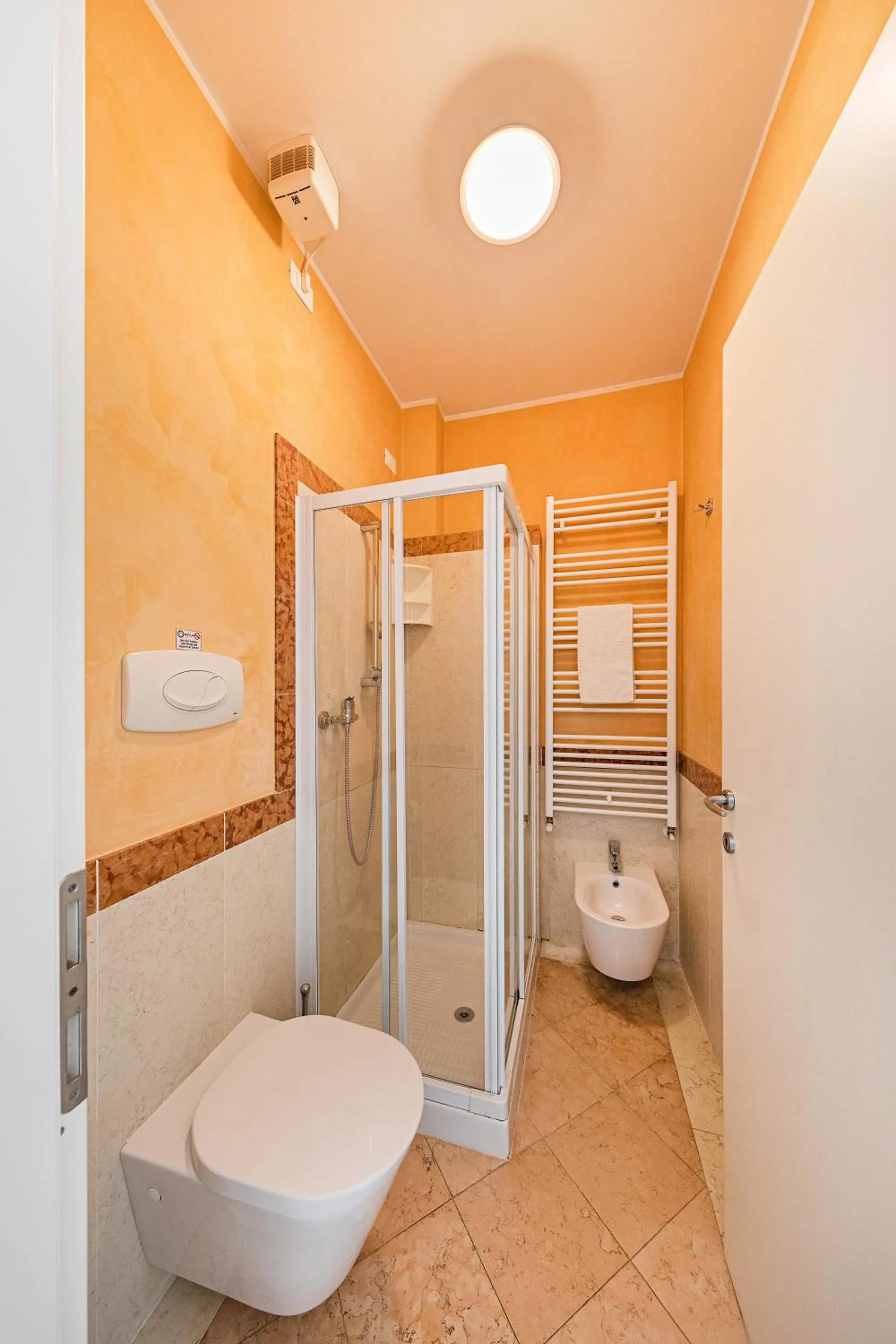 Shower in Residenza Miralago by Wonderful Italy