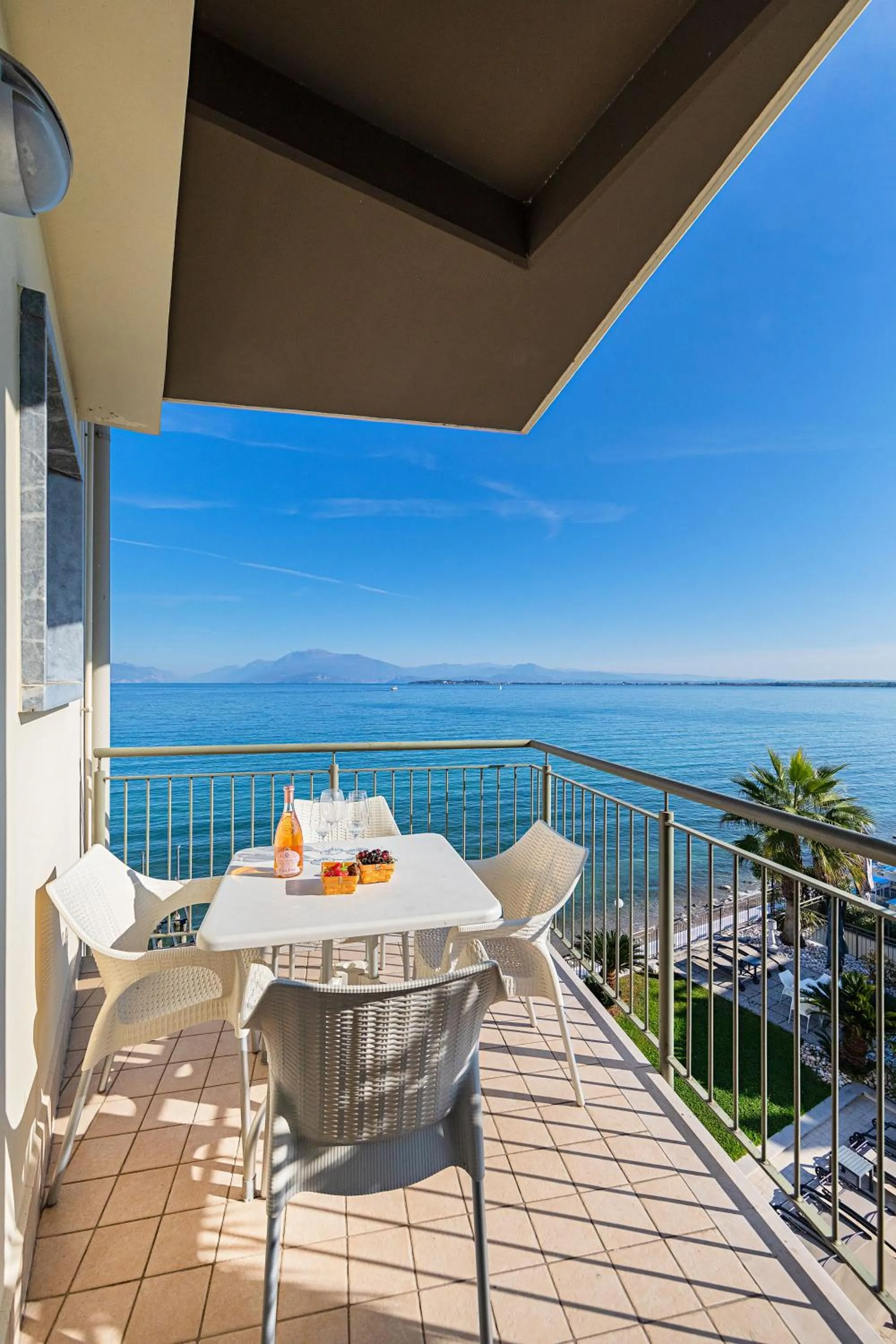 Balcony/Terrace in Residenza Miralago by Wonderful Italy