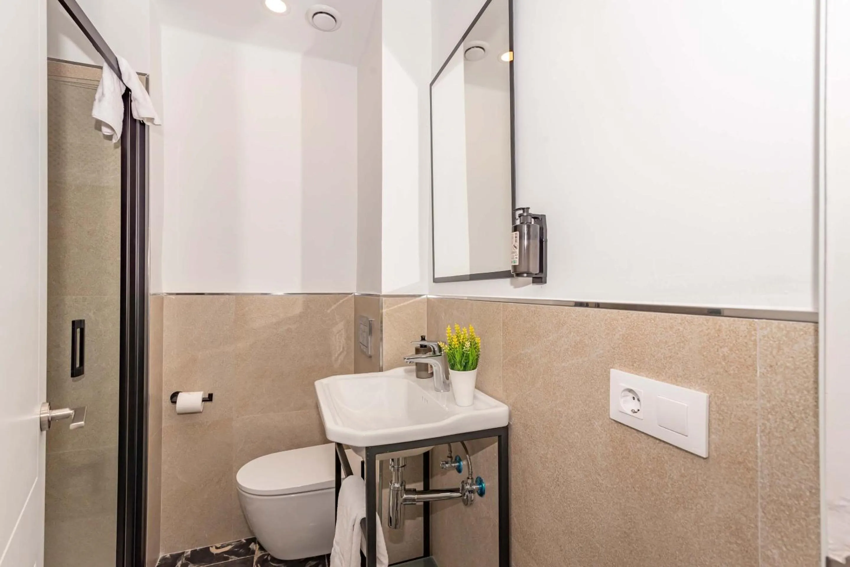 Shower in Boutique Hotel Oriola