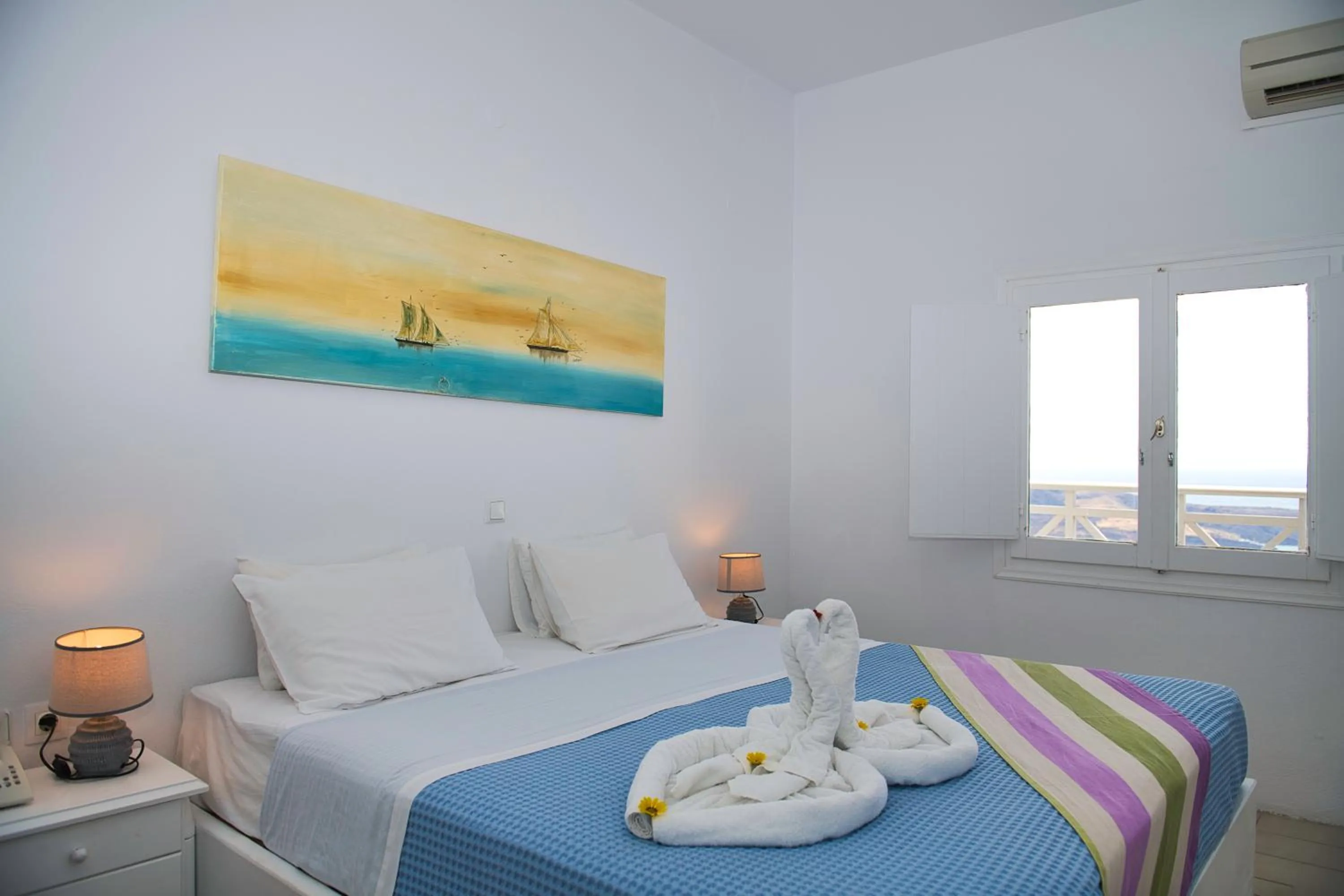 Bedroom, Bed in The Last Sunbeam - Adults Only