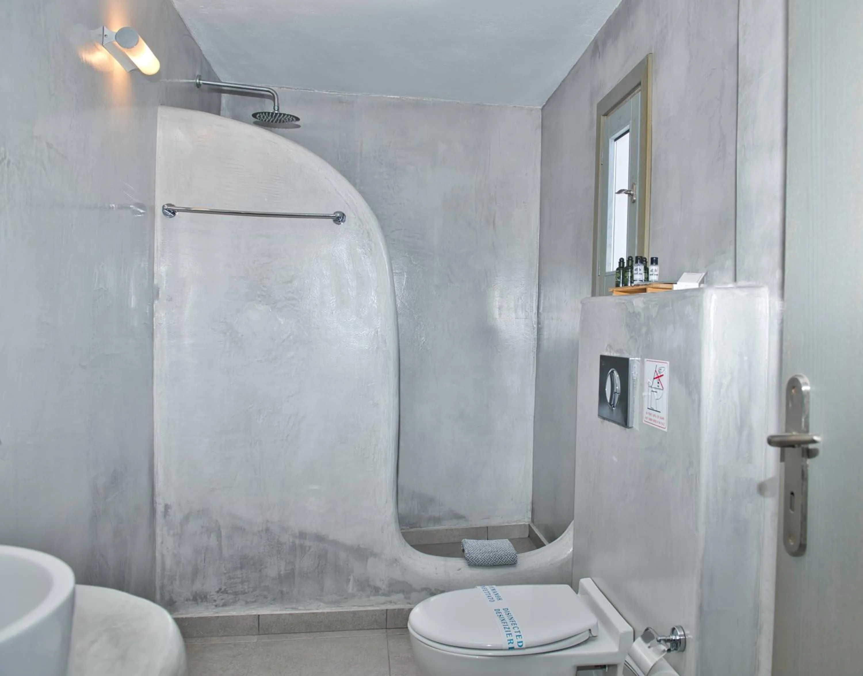 Bathroom in The Last Sunbeam - Adults Only