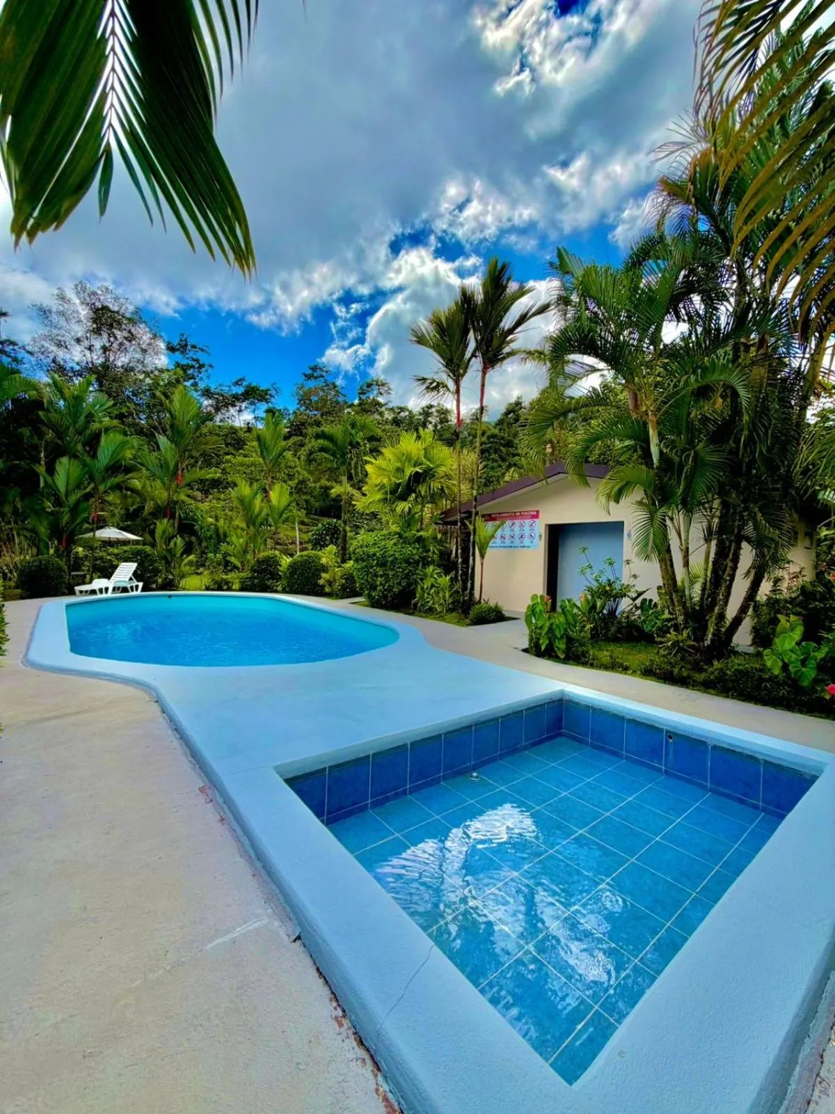 Swimming pool in Loma Real Hot Springs Bed & Breakfast