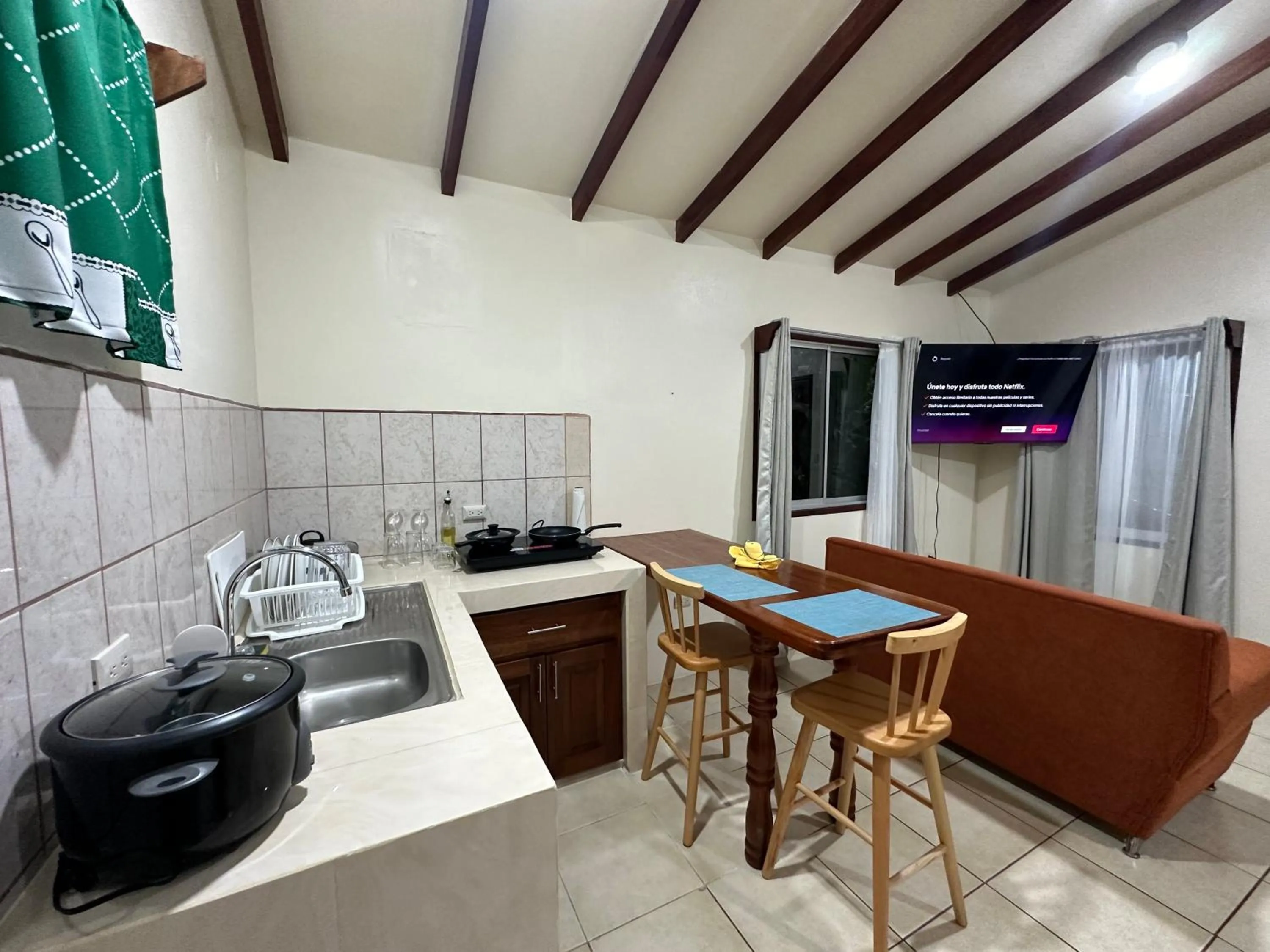 Loma Real Hot Springs Bed & Breakfast