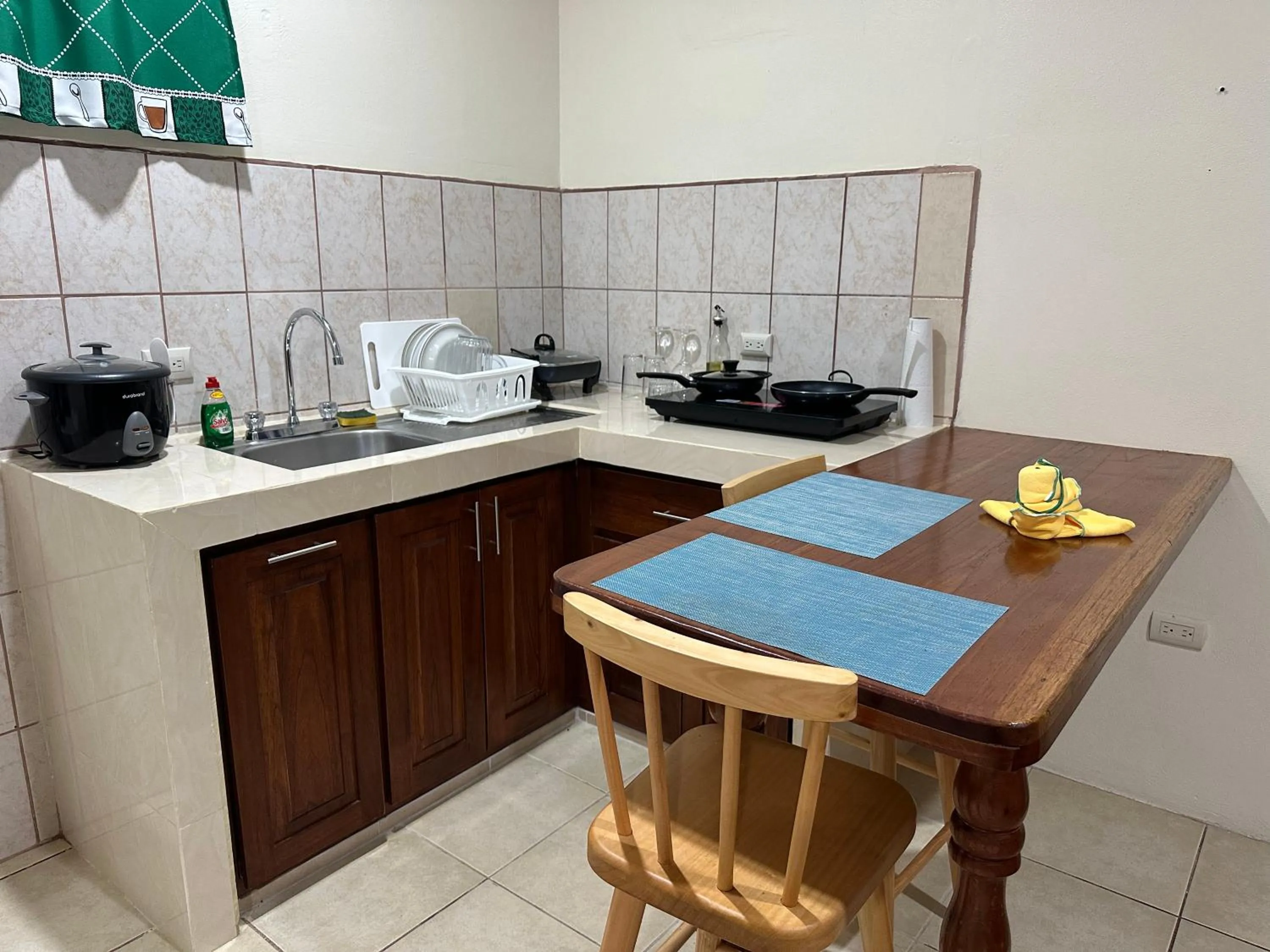 Loma Real Hot Springs Bed & Breakfast