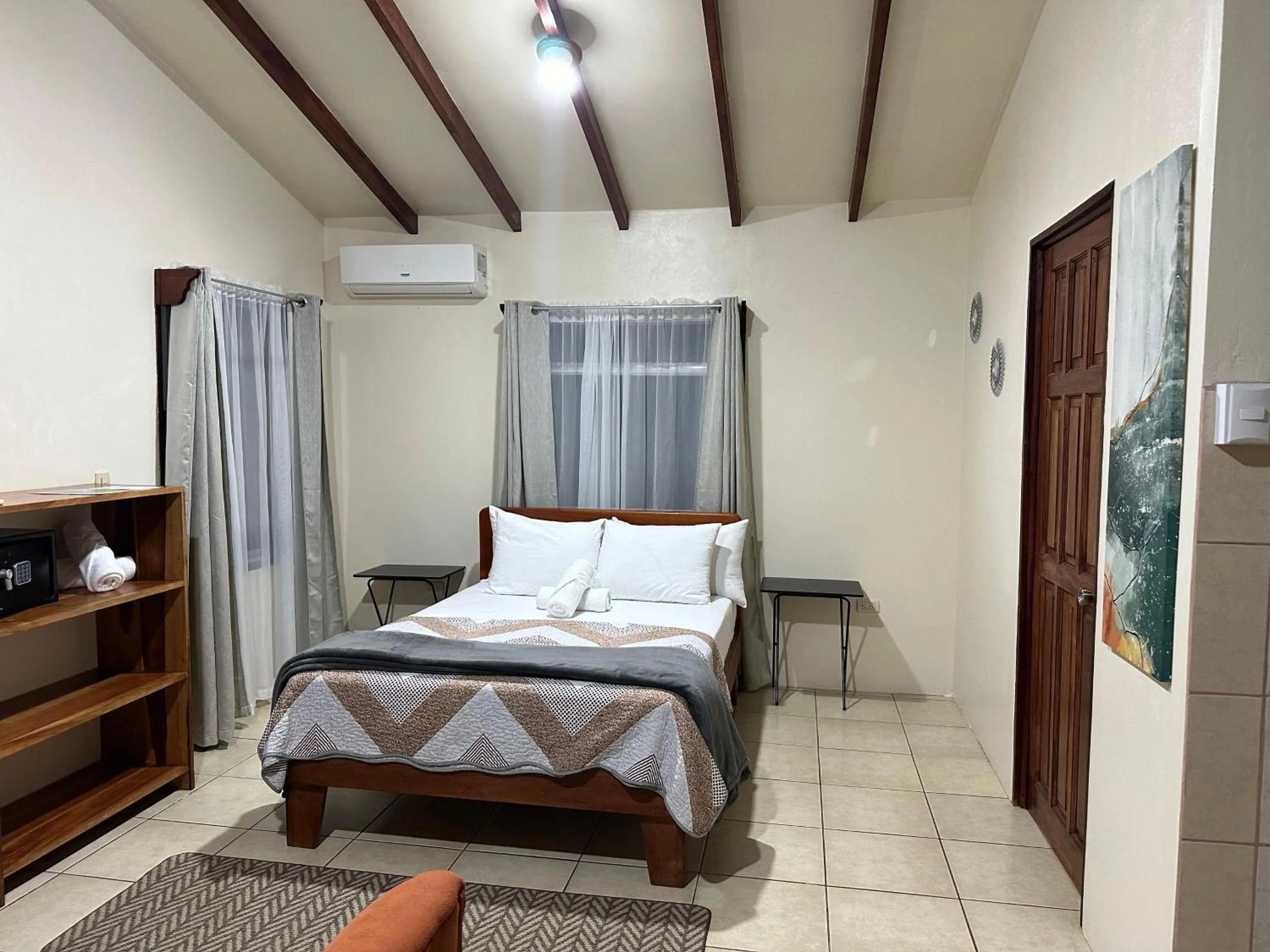 Loma Real Hot Springs Bed & Breakfast