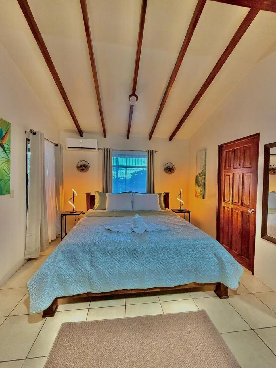 Bed in Loma Real Hot Springs Bed & Breakfast