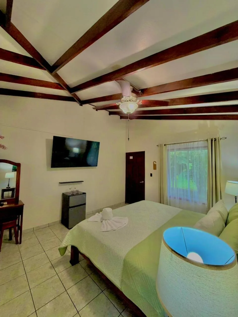 Bed in Loma Real Hot Springs Bed & Breakfast