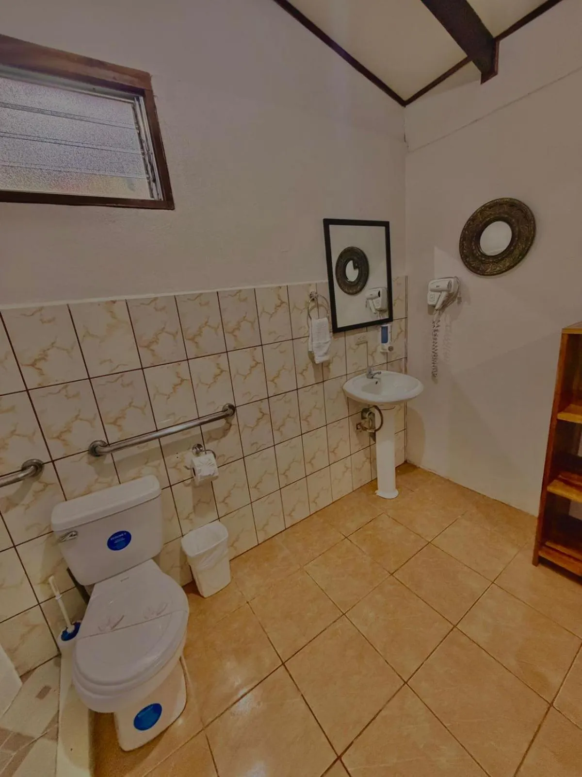 Loma Real Hot Springs Bed & Breakfast