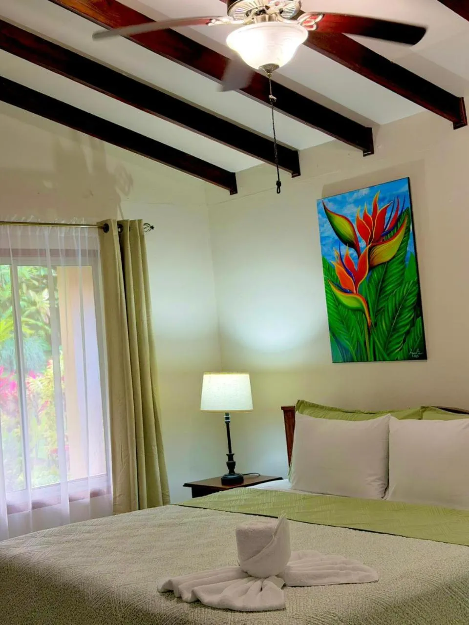 Bed in Loma Real Hot Springs Bed & Breakfast