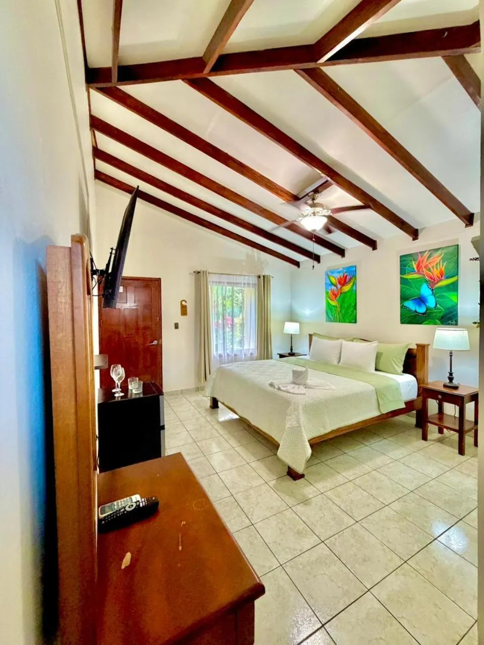 Bed in Loma Real Hot Springs Bed & Breakfast