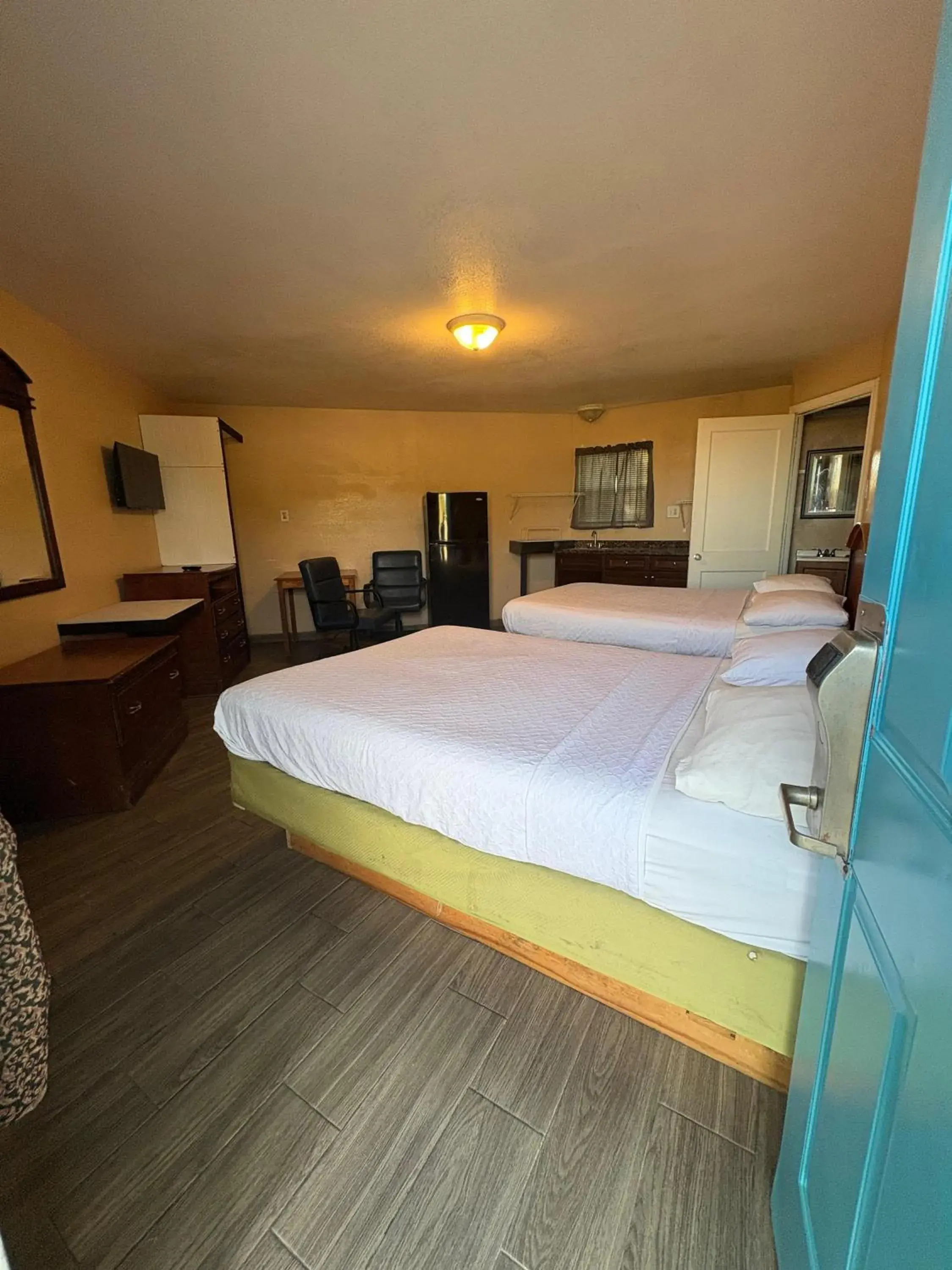 2 Full Beds with Kitchenette Smoking in SE'Air Motel By Townhouse Corpus Christi - Padre Island Tx 2 Full Beds with Kitchenette Smoking in SE'Air Motel By Townhouse Corpus Christi - Padre Island Tx