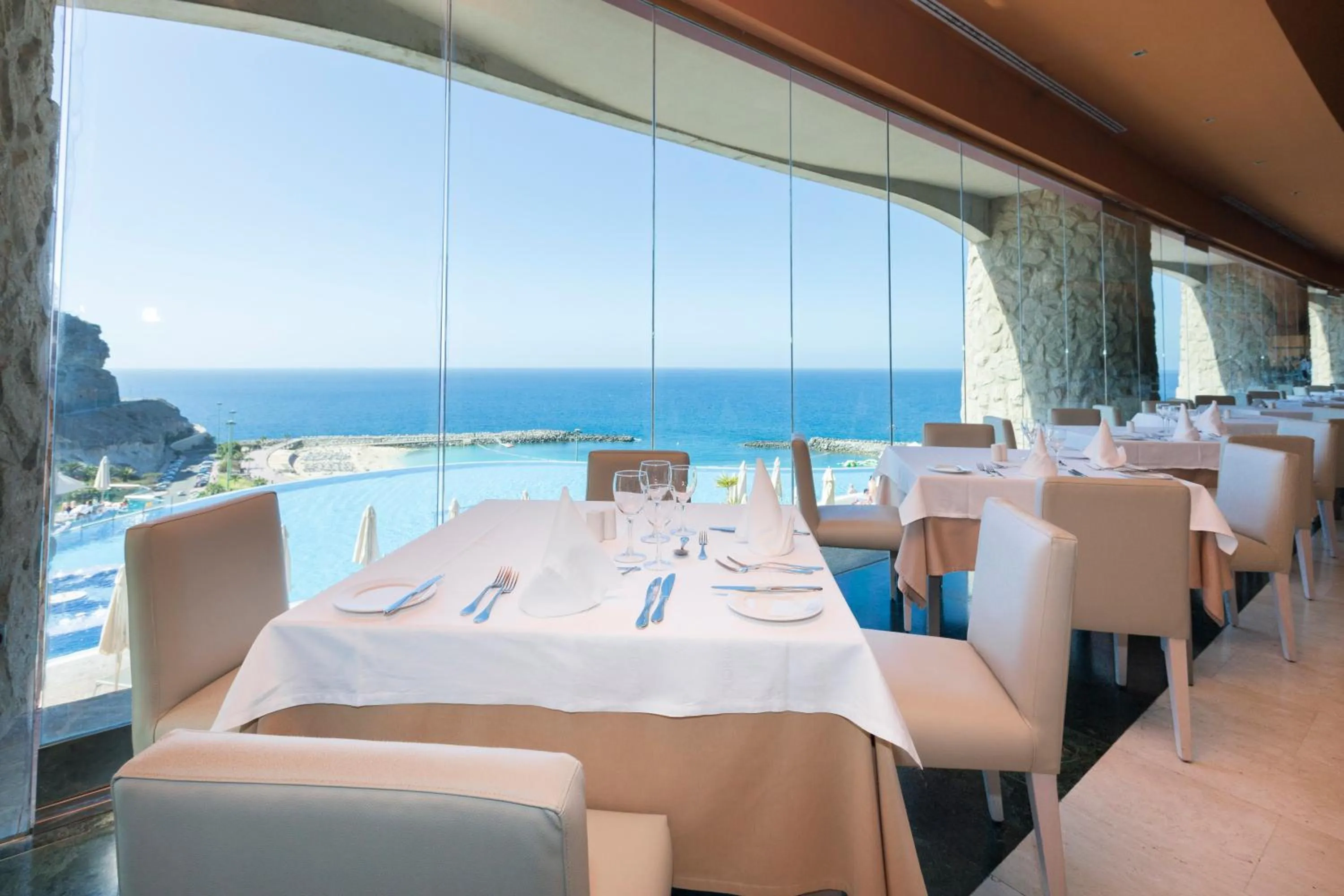 Restaurant/places to eat in Gloria Palace Royal Hotel & Spa