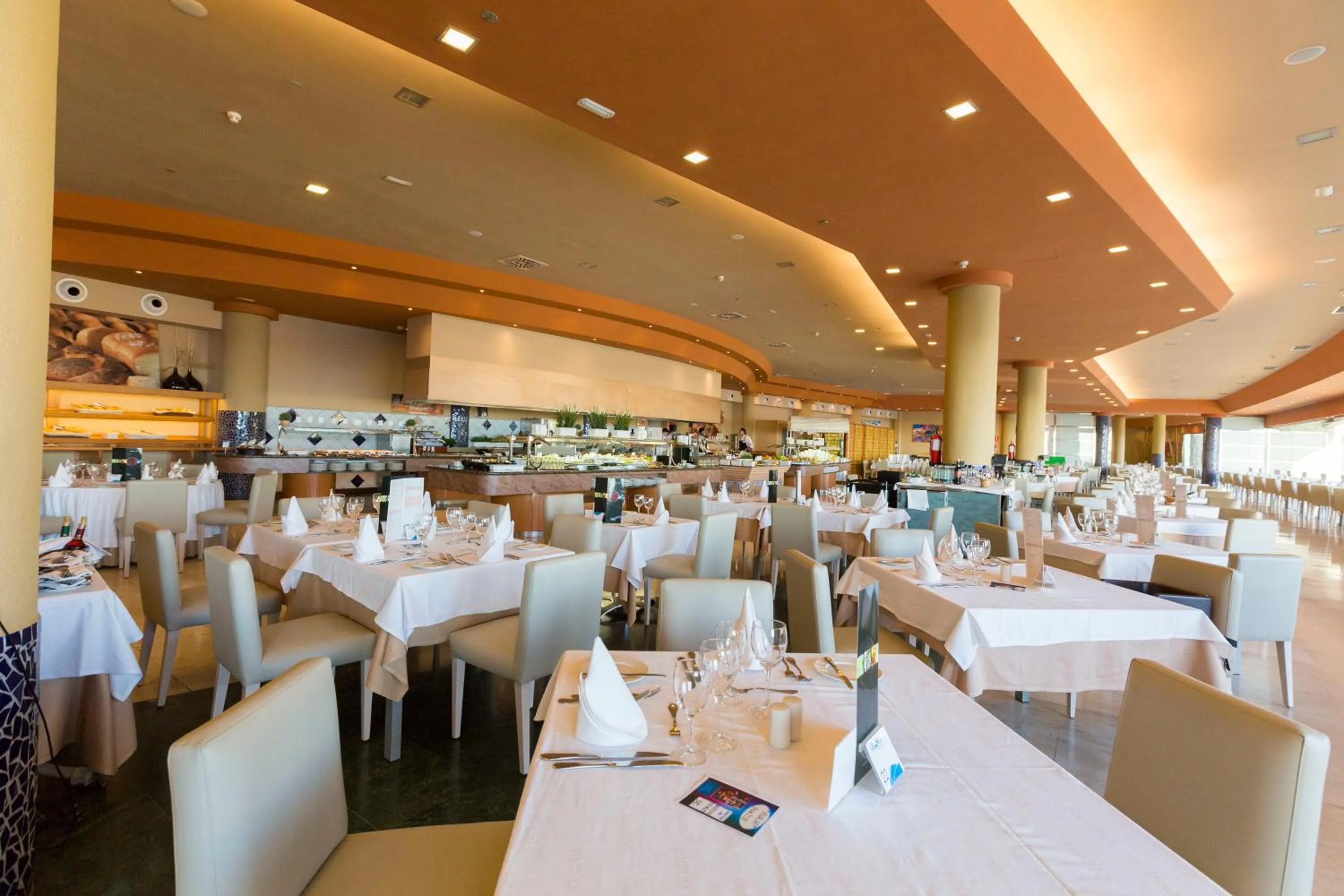 Restaurant/places to eat in Gloria Palace Royal Hotel & Spa