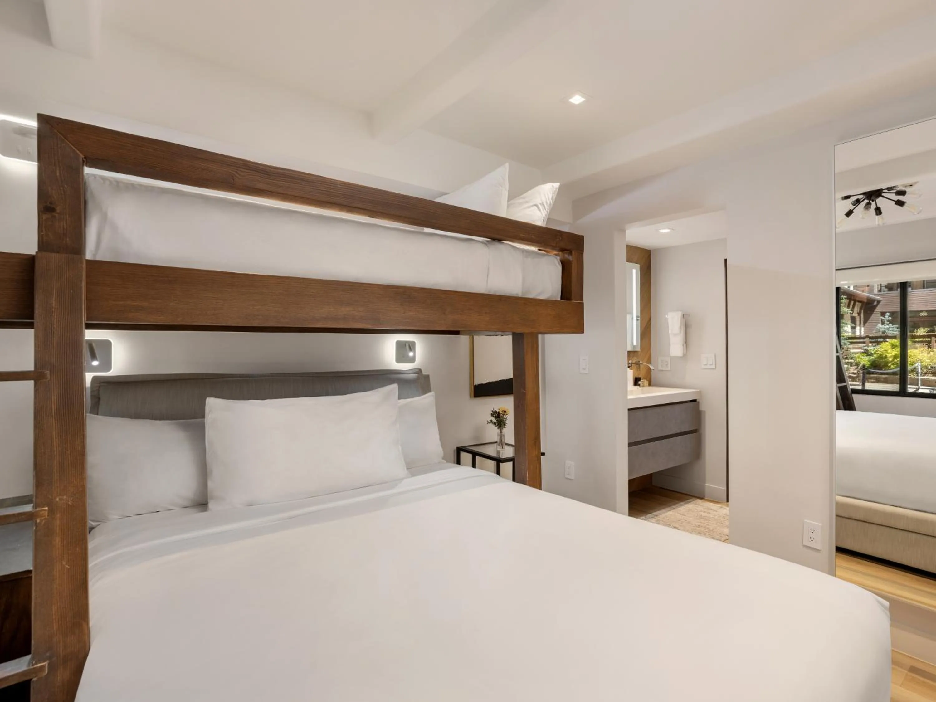 Bedroom, Bed in The Landmark