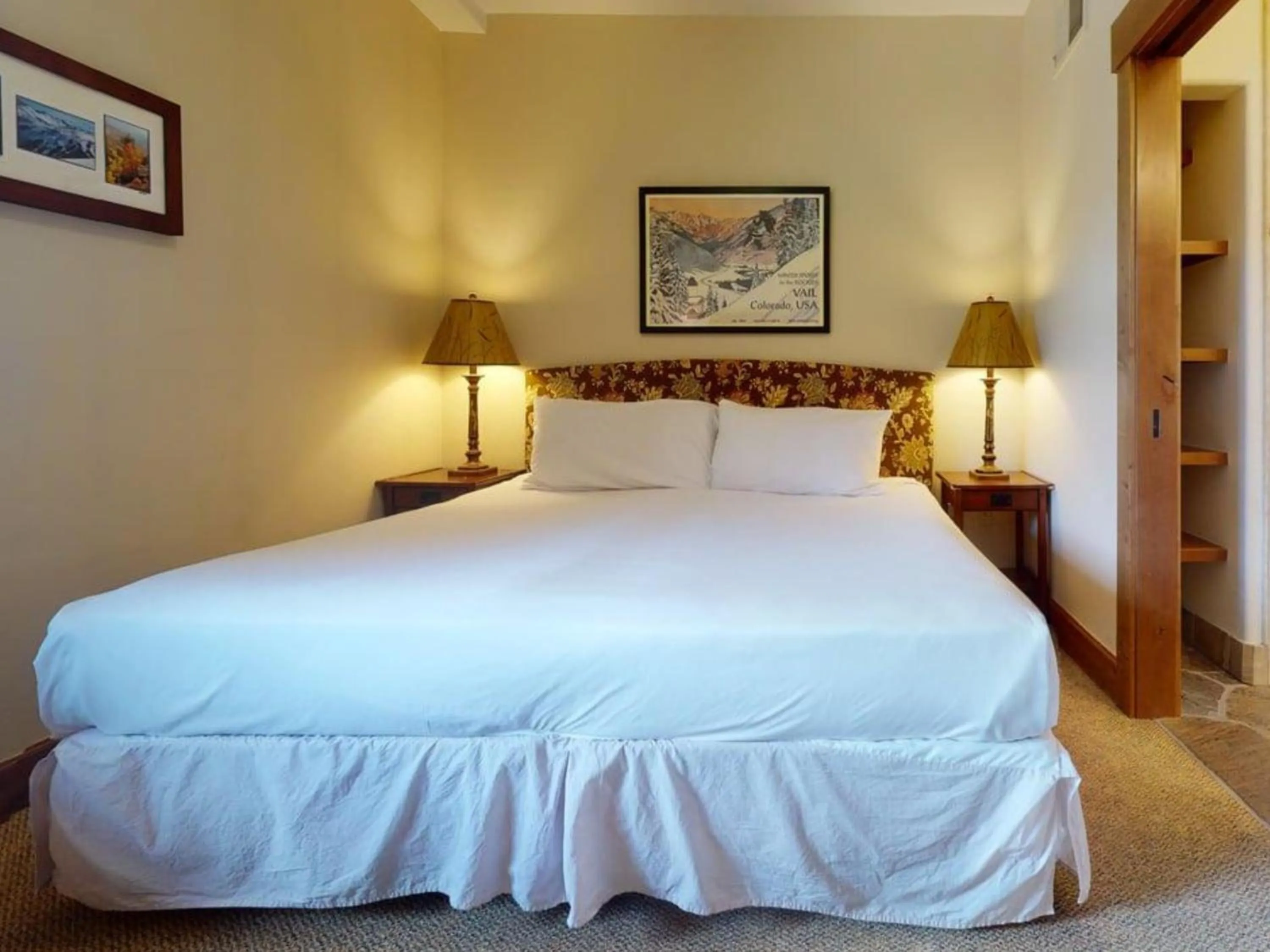 Bedroom, Bed in The Landmark