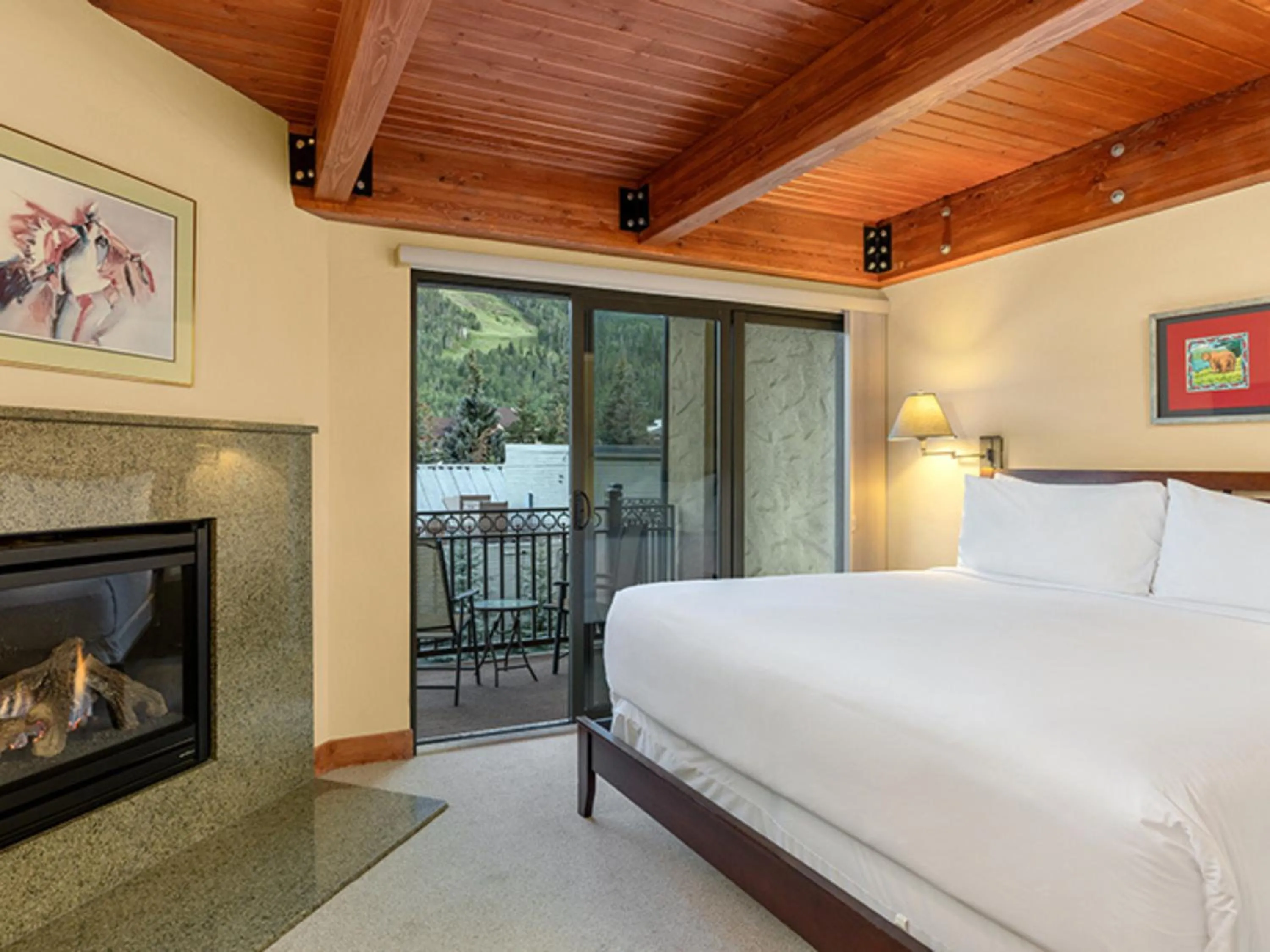 Bedroom, Bed in The Landmark