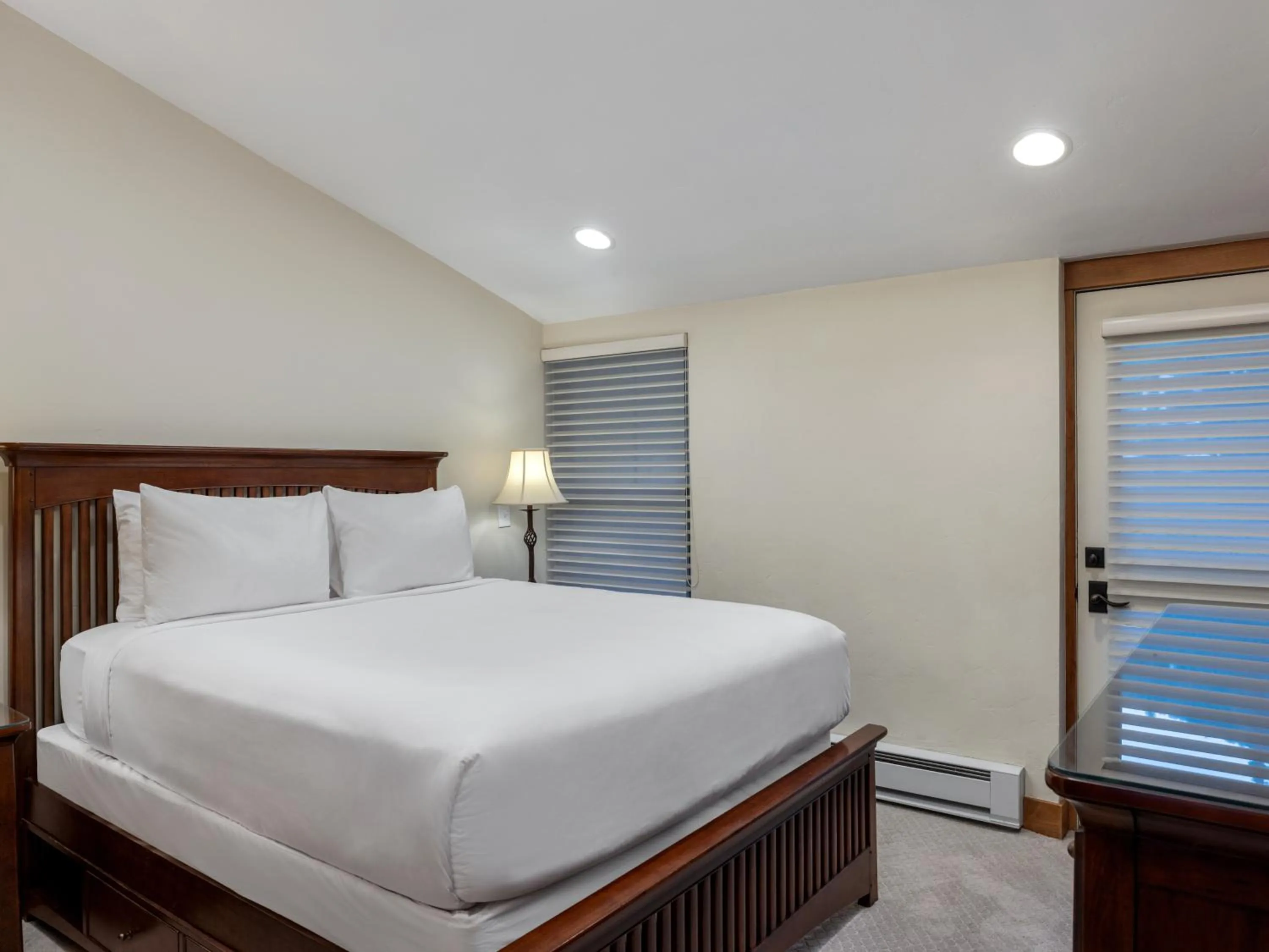 Bedroom, Bed in The Landmark