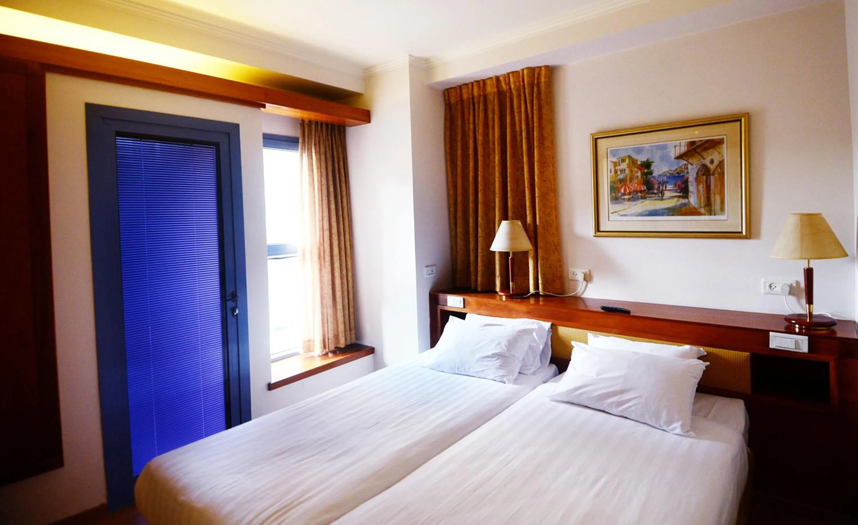 Photo of the whole room, Bed in Abratel Suites Hotel