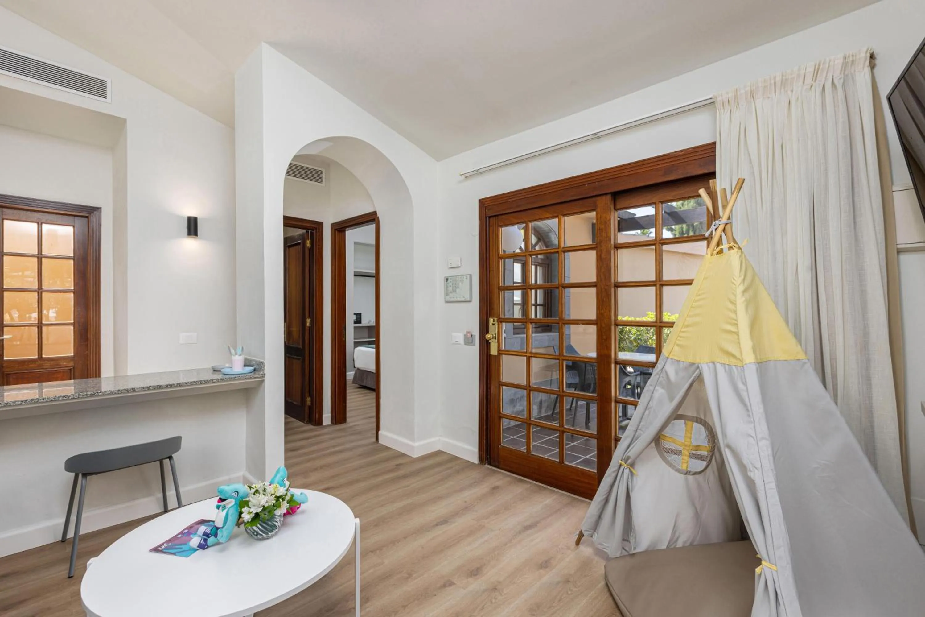 Photo of the whole room in Maspalomas Resort by Dunas