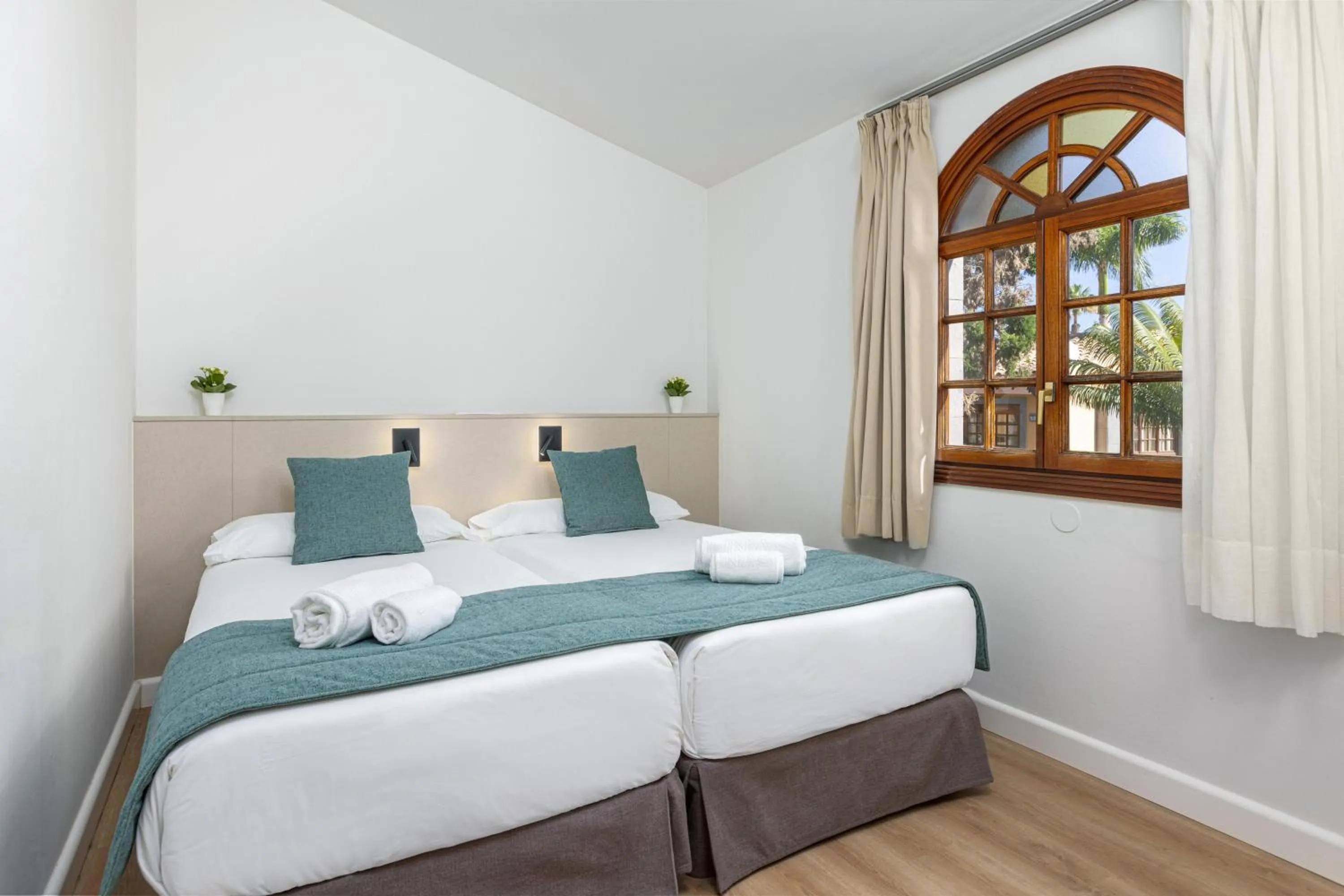 Photo of the whole room, Bed in Maspalomas Resort by Dunas