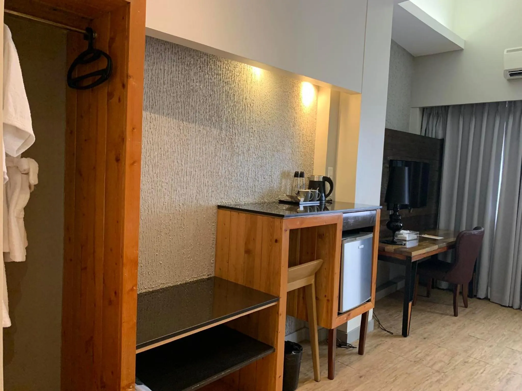 minibar in Cuarto Hotels Cebu