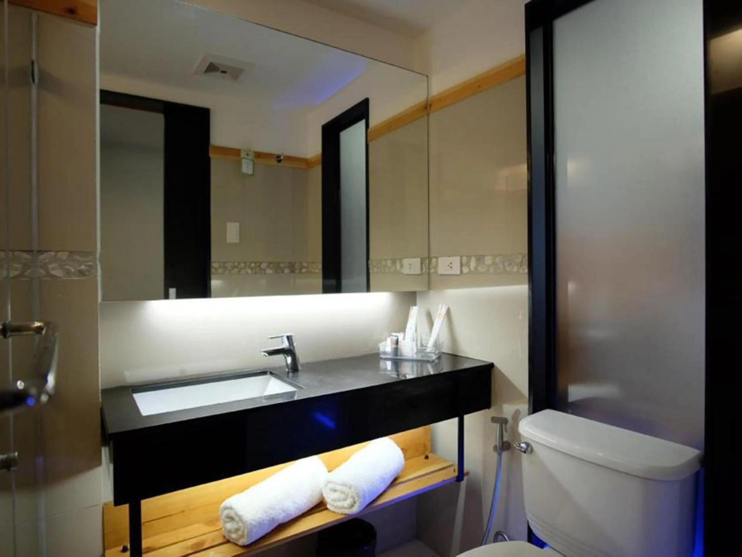Bathroom in Cuarto Hotels Cebu