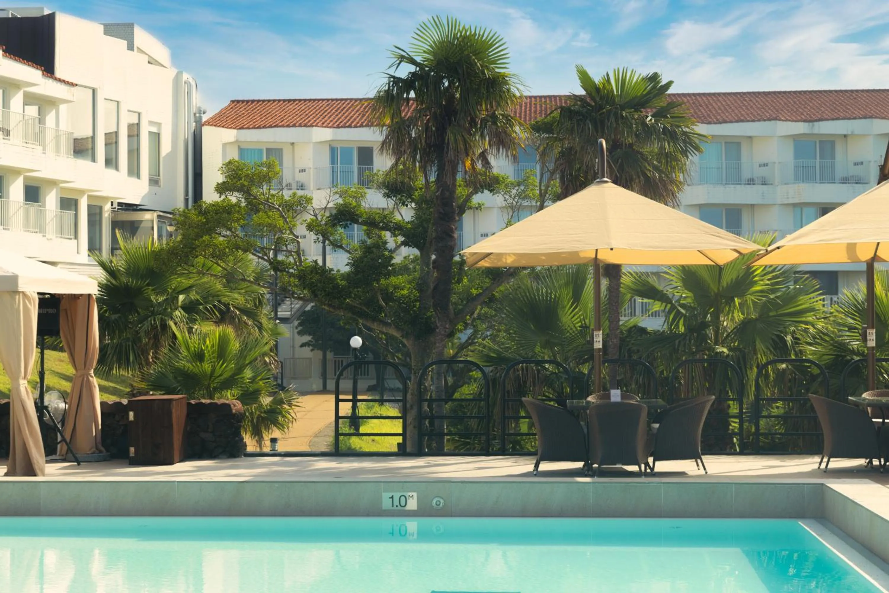 Coffee/tea facilities in Kensington Resort Jeju Jungmun