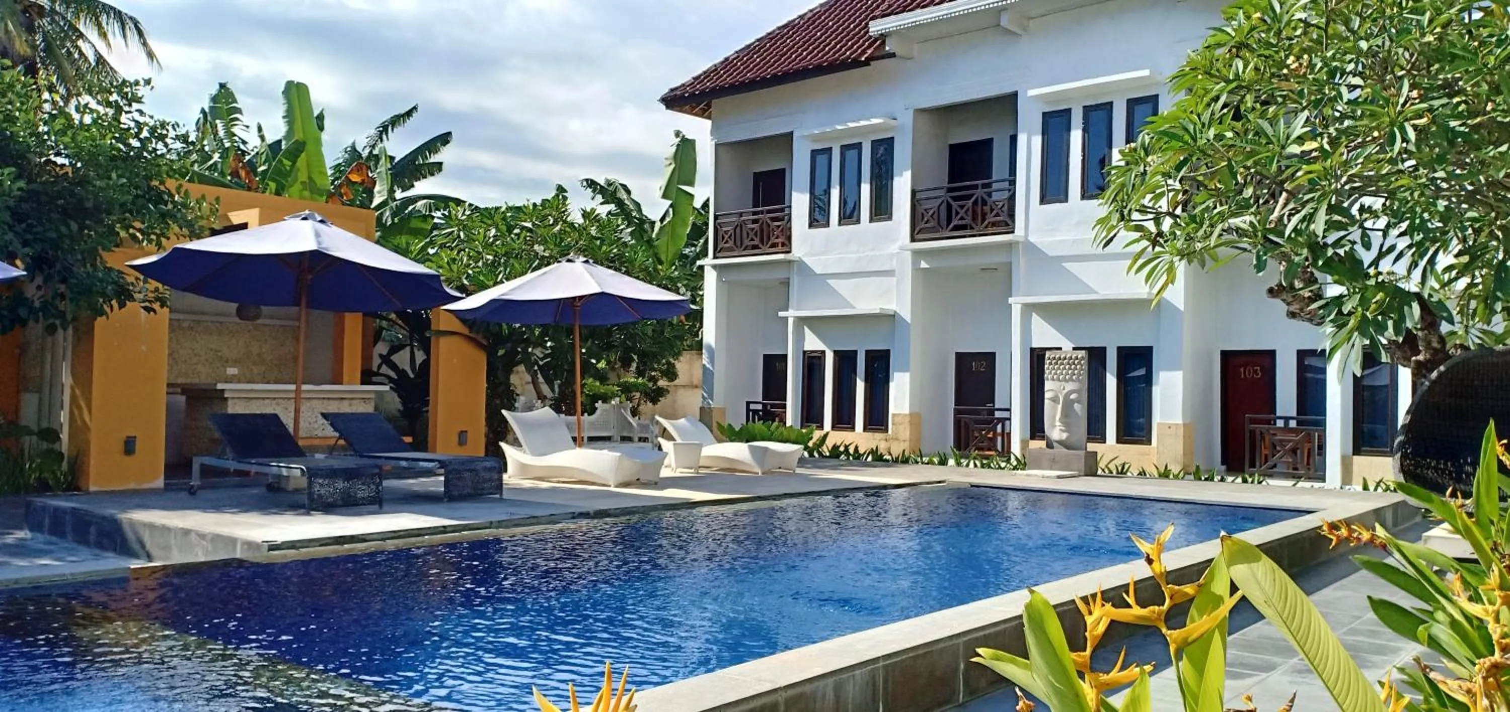 Swimming pool in JM Hotel Kuta Lombok