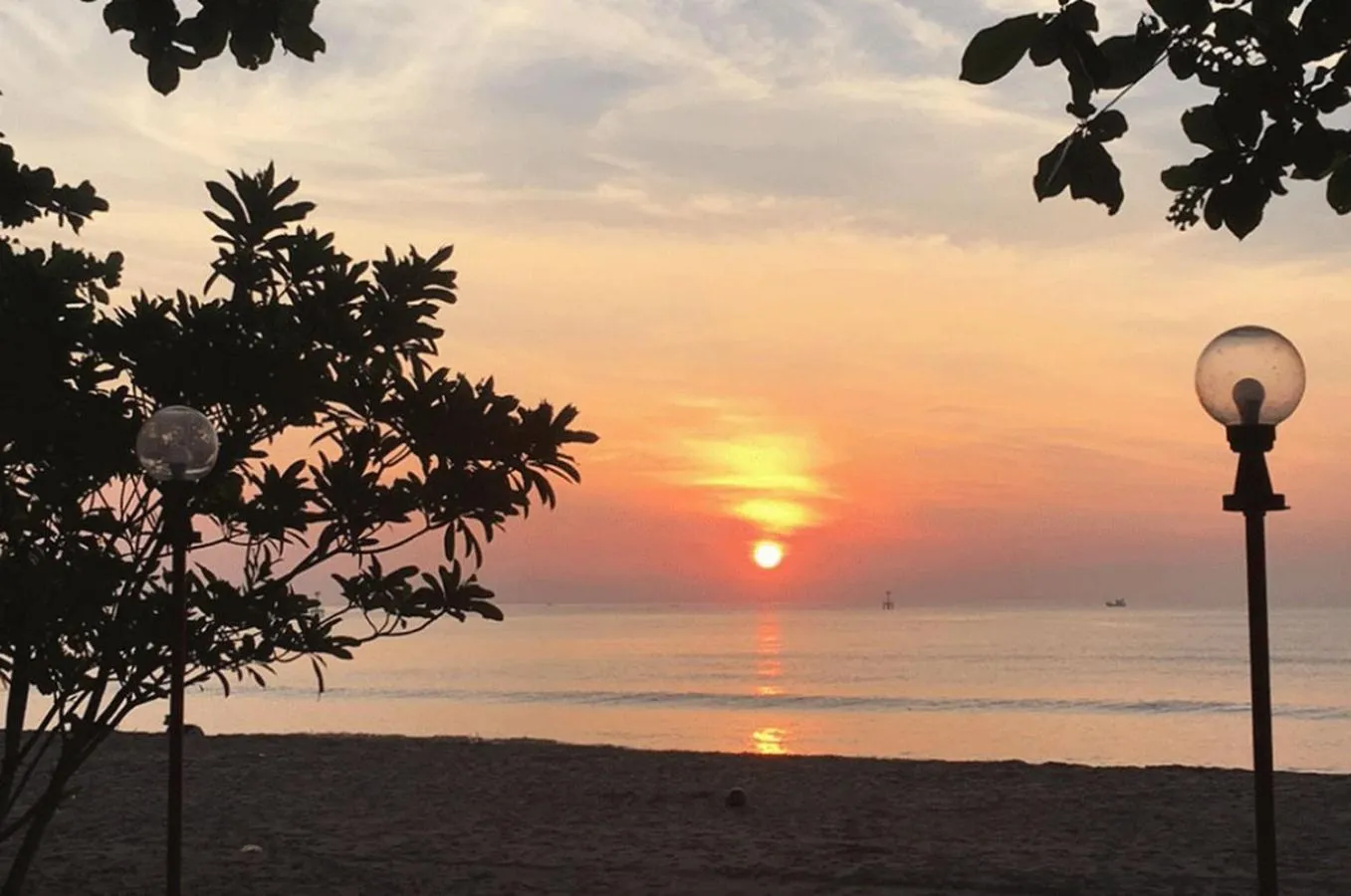 Beach in Ban Krut Resort