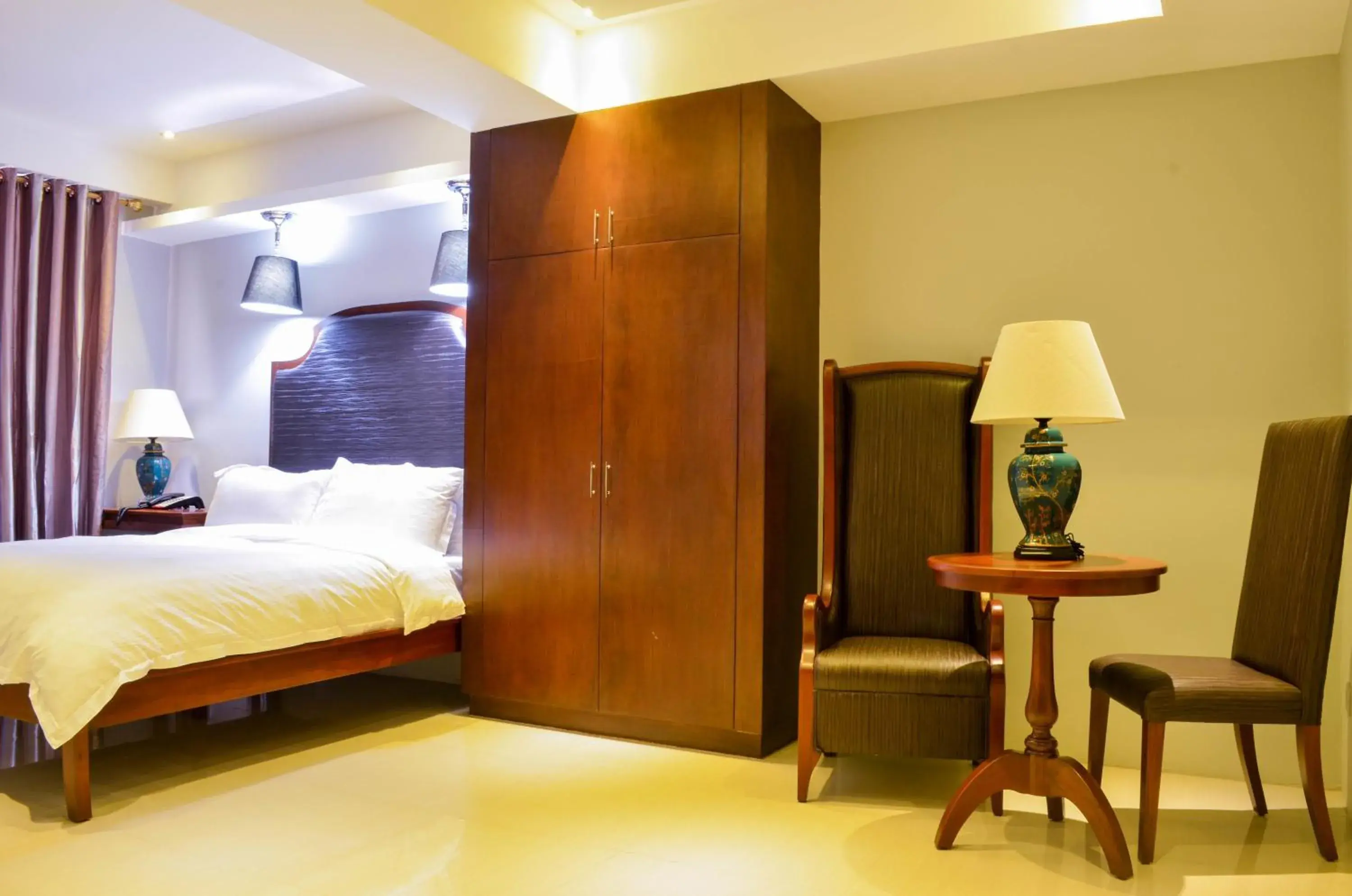 Executive Suite in Ritz Hotel Angeles Executive Suite in Ritz Hotel Angeles