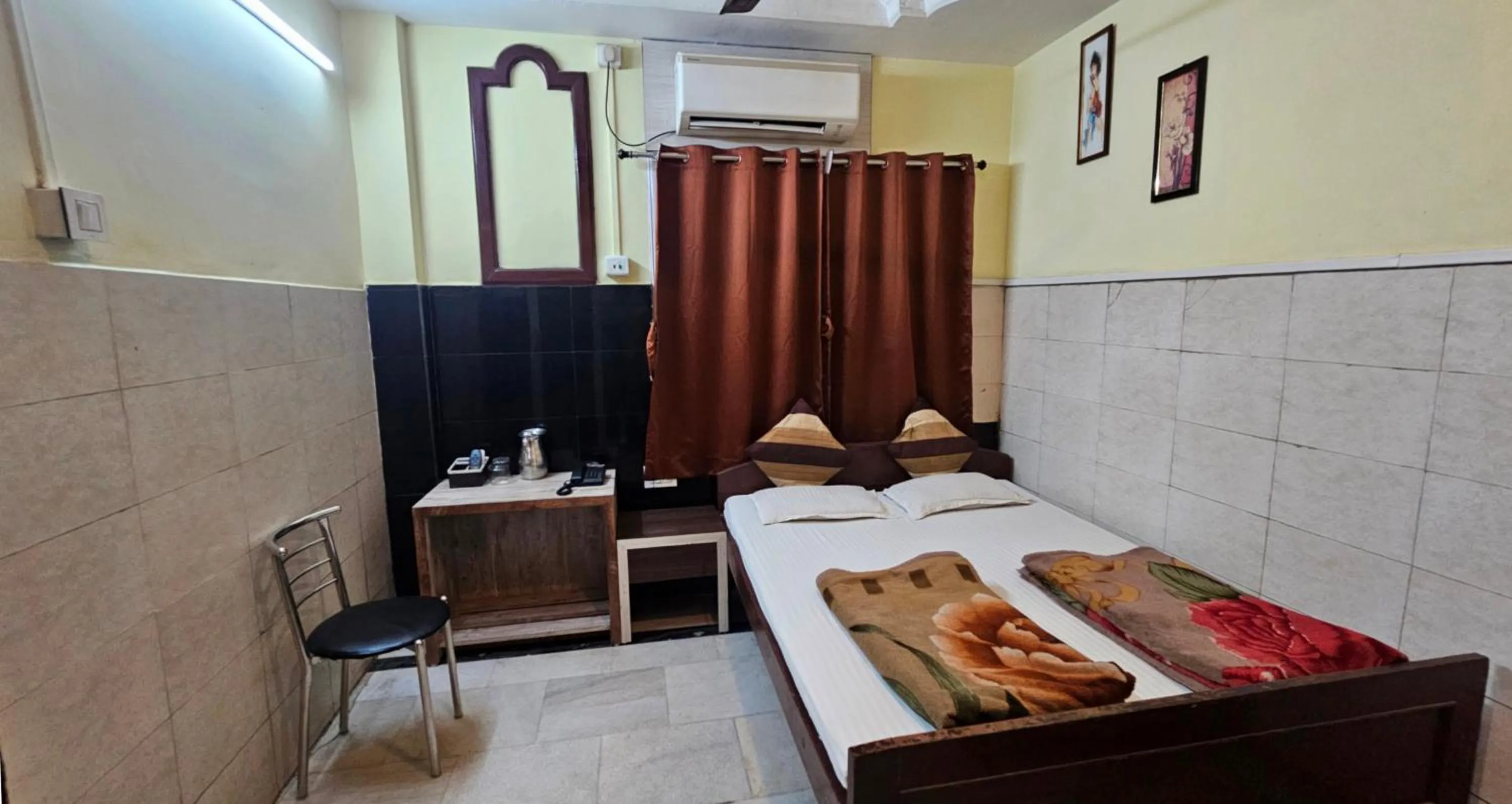 Bed in Hotel Prince B