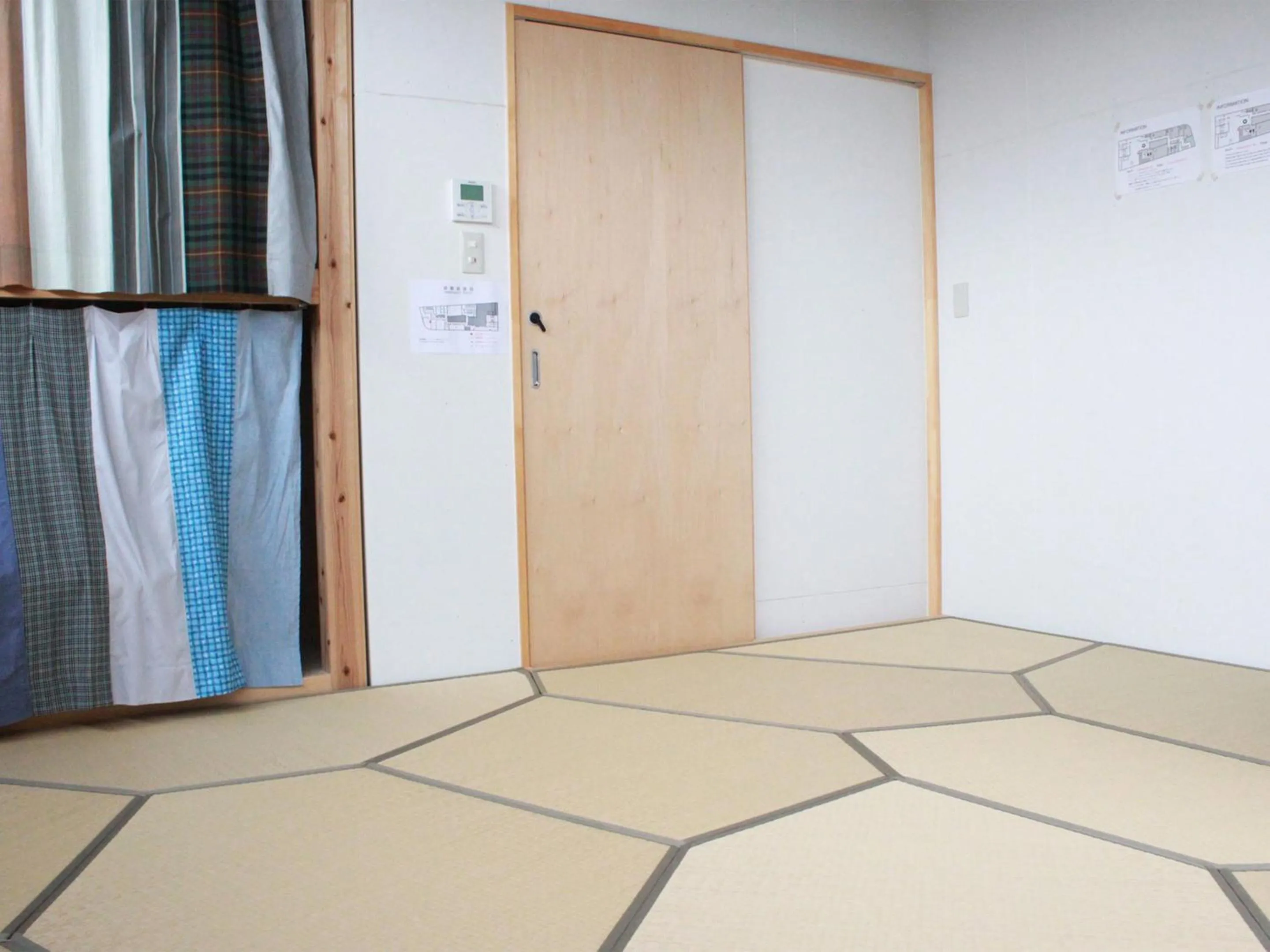 Photo of the whole room in Hostel TangaTable