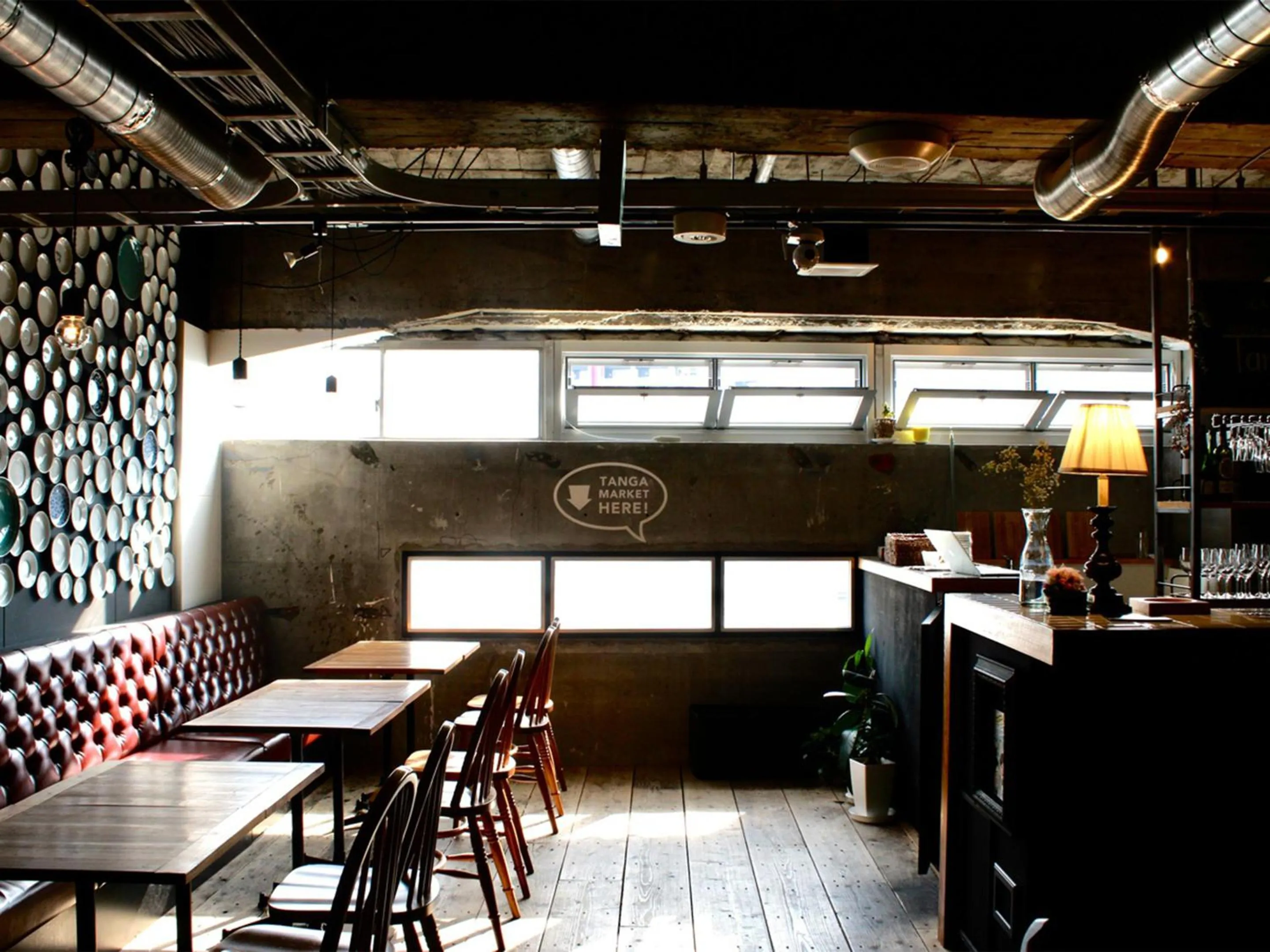 Dining area in Hostel TangaTable