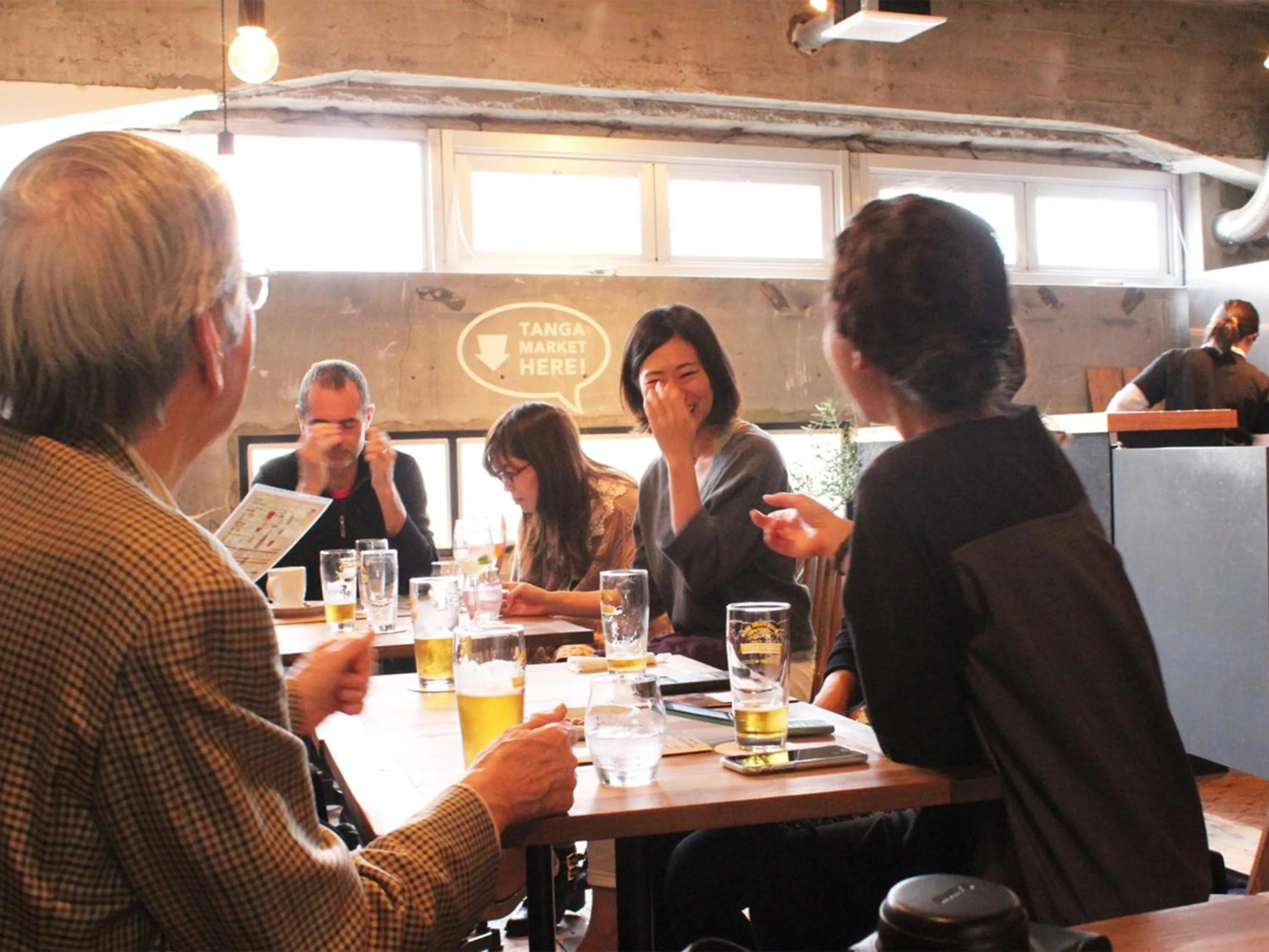Dining area in Hostel TangaTable
