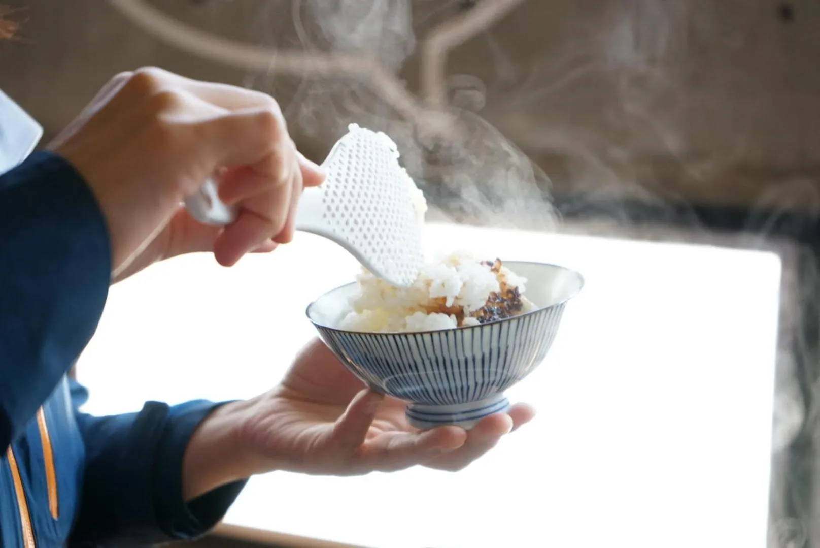 Communal kitchen in Hostel TangaTable