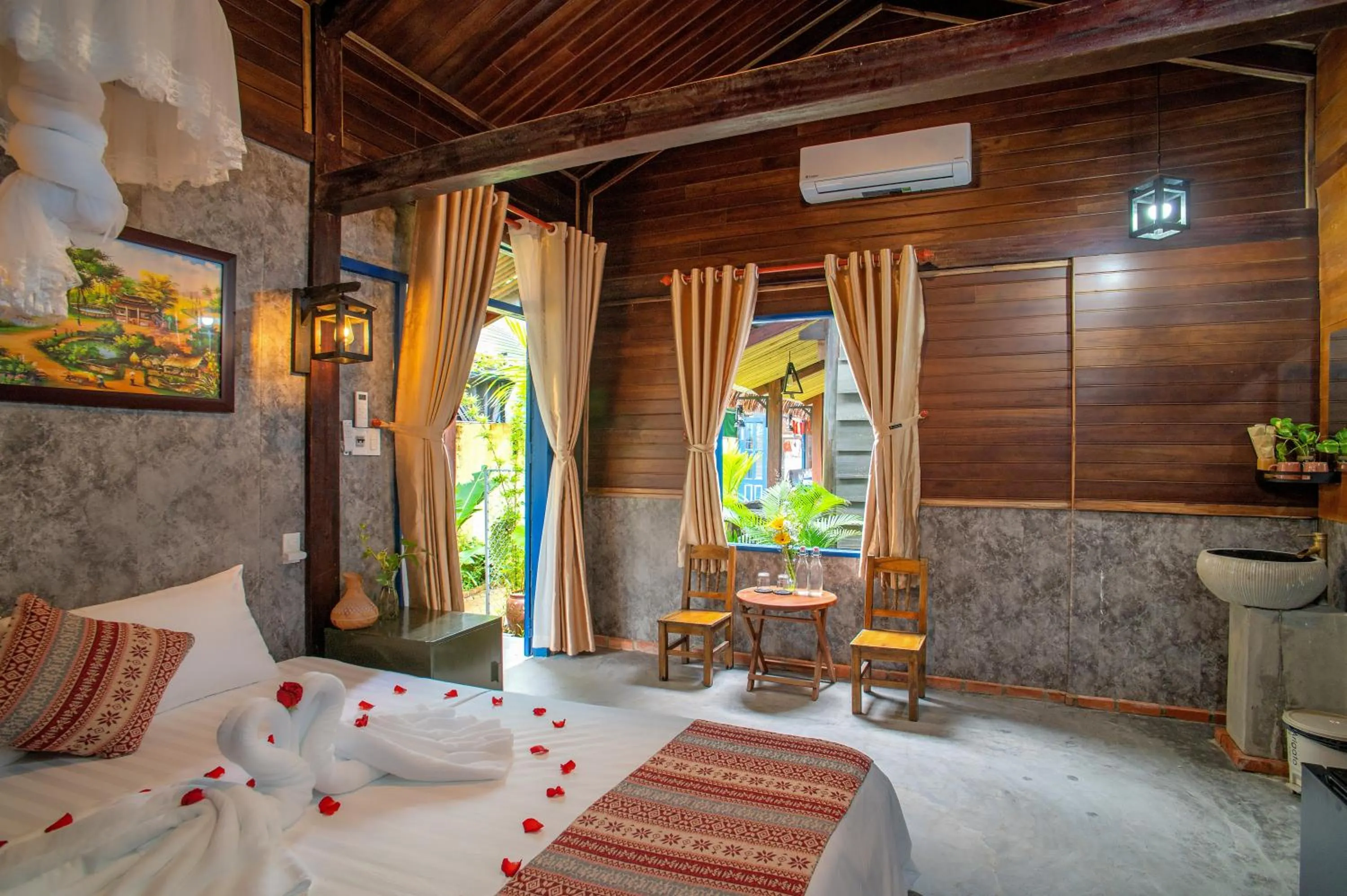 View (from property/room), Bed in Memories Hoi An Villa