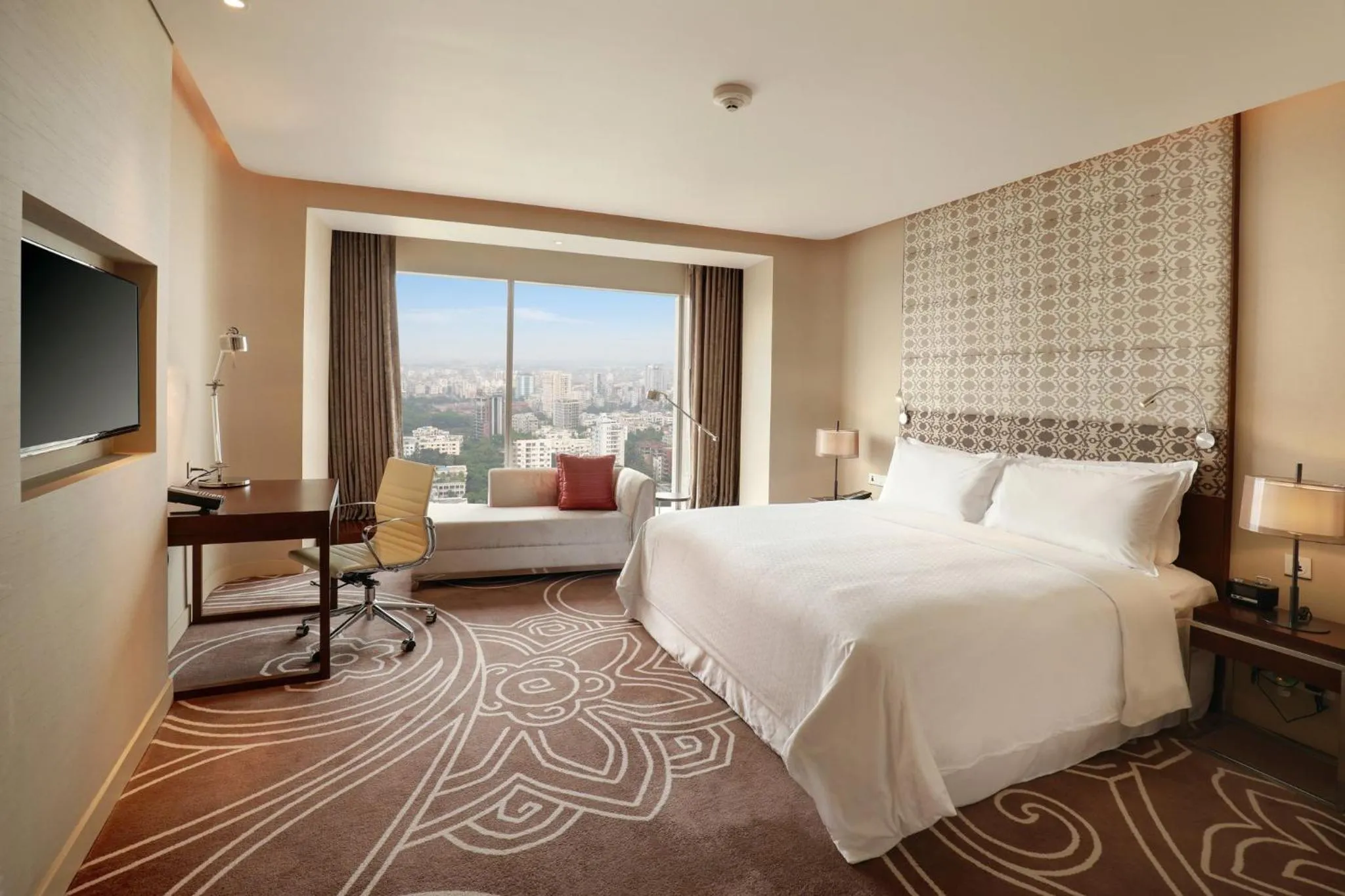 Photo of the whole room, Bed in Crowne Plaza Dhaka Gulshan by IHG