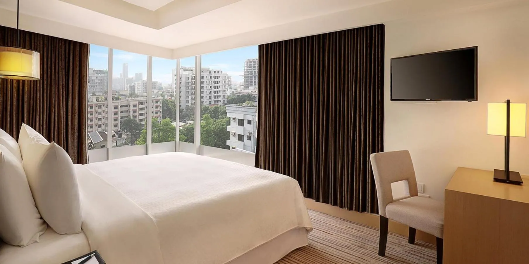 Photo of the whole room, Bed in Crowne Plaza Dhaka Gulshan by IHG