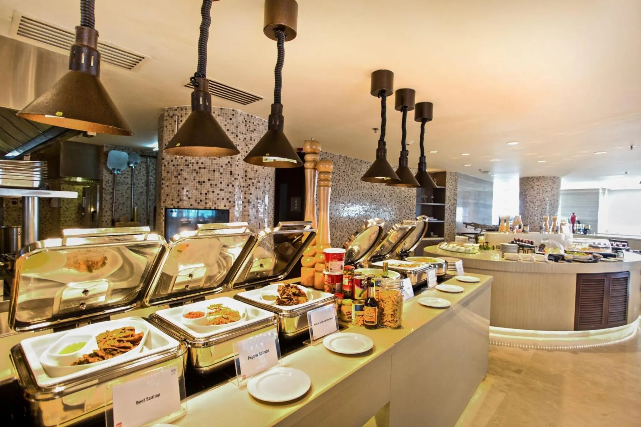 Restaurant/places to eat in Crowne Plaza Dhaka Gulshan by IHG