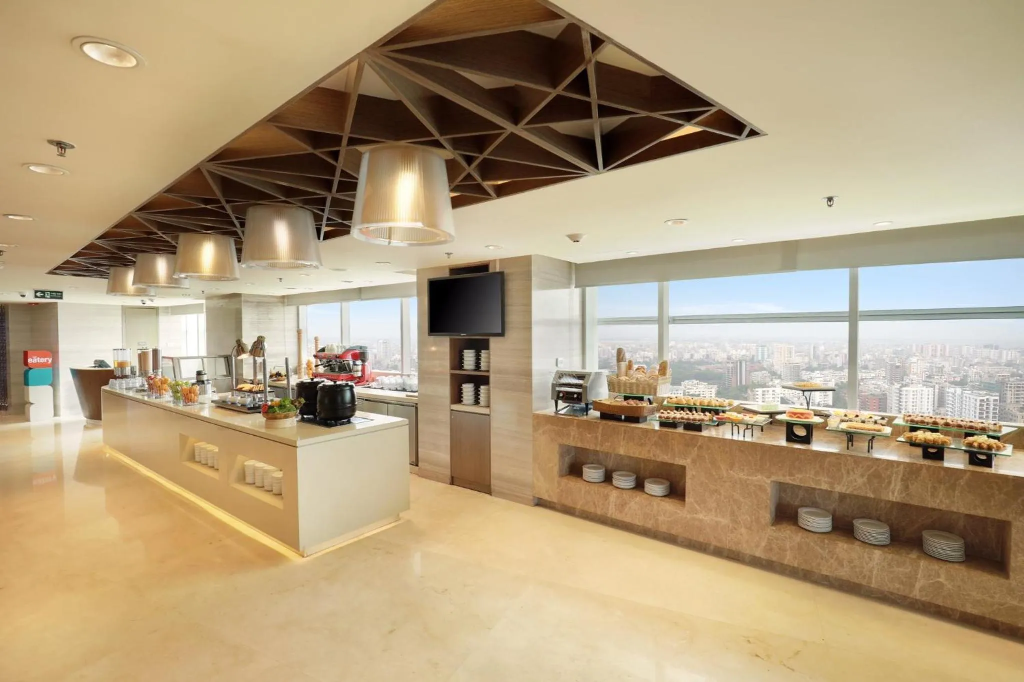 Restaurant/places to eat in Crowne Plaza Dhaka Gulshan by IHG