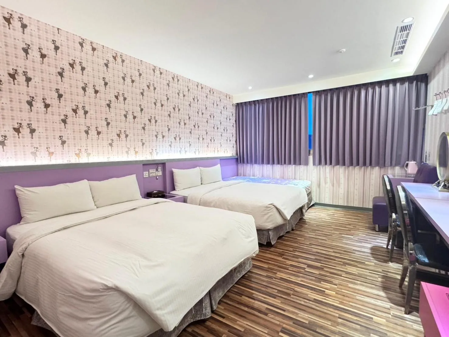 bunk bed, Bed in 191 Hotel