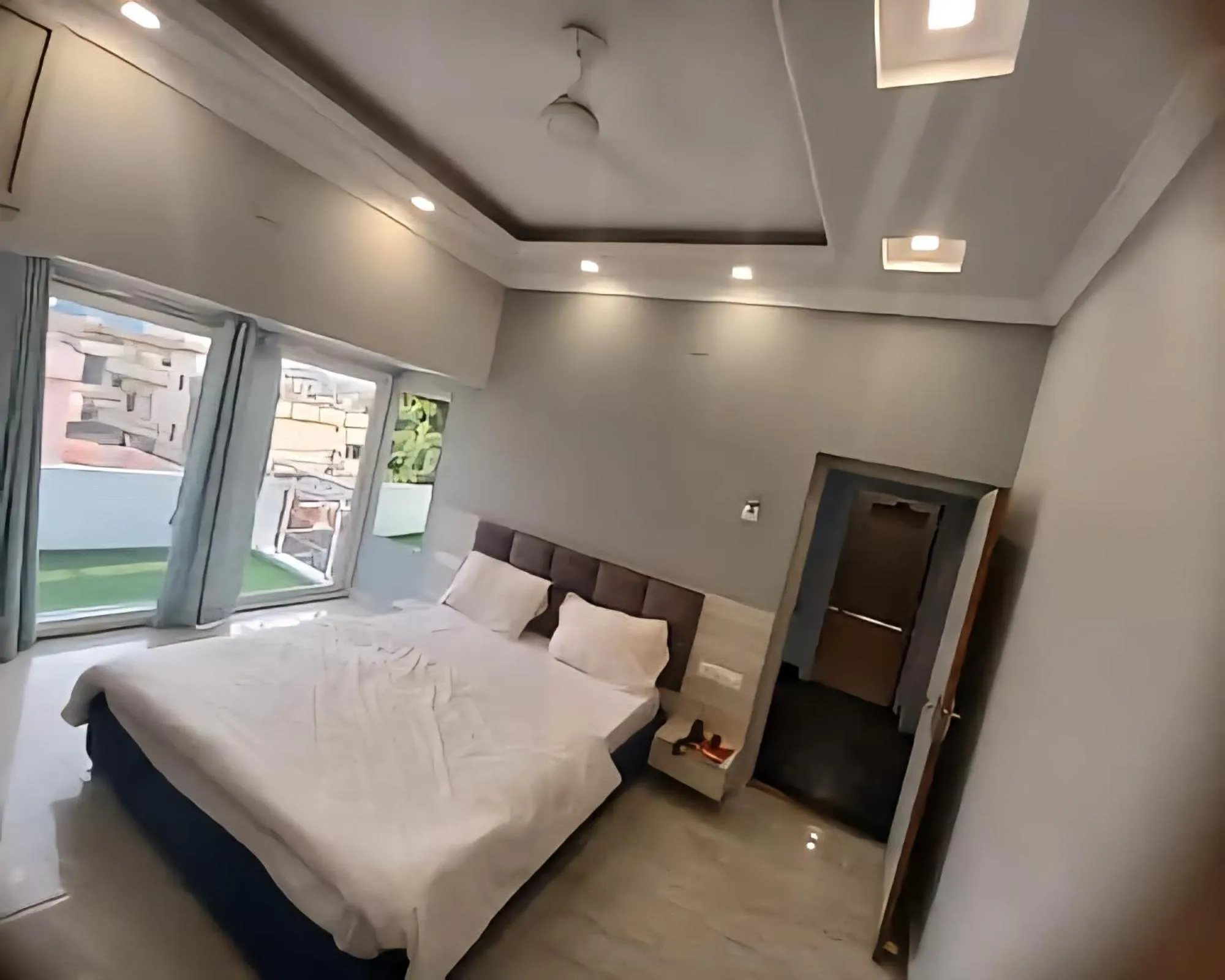 Bed in Hotel The Lake Castle, Ranchi, Jharkhand