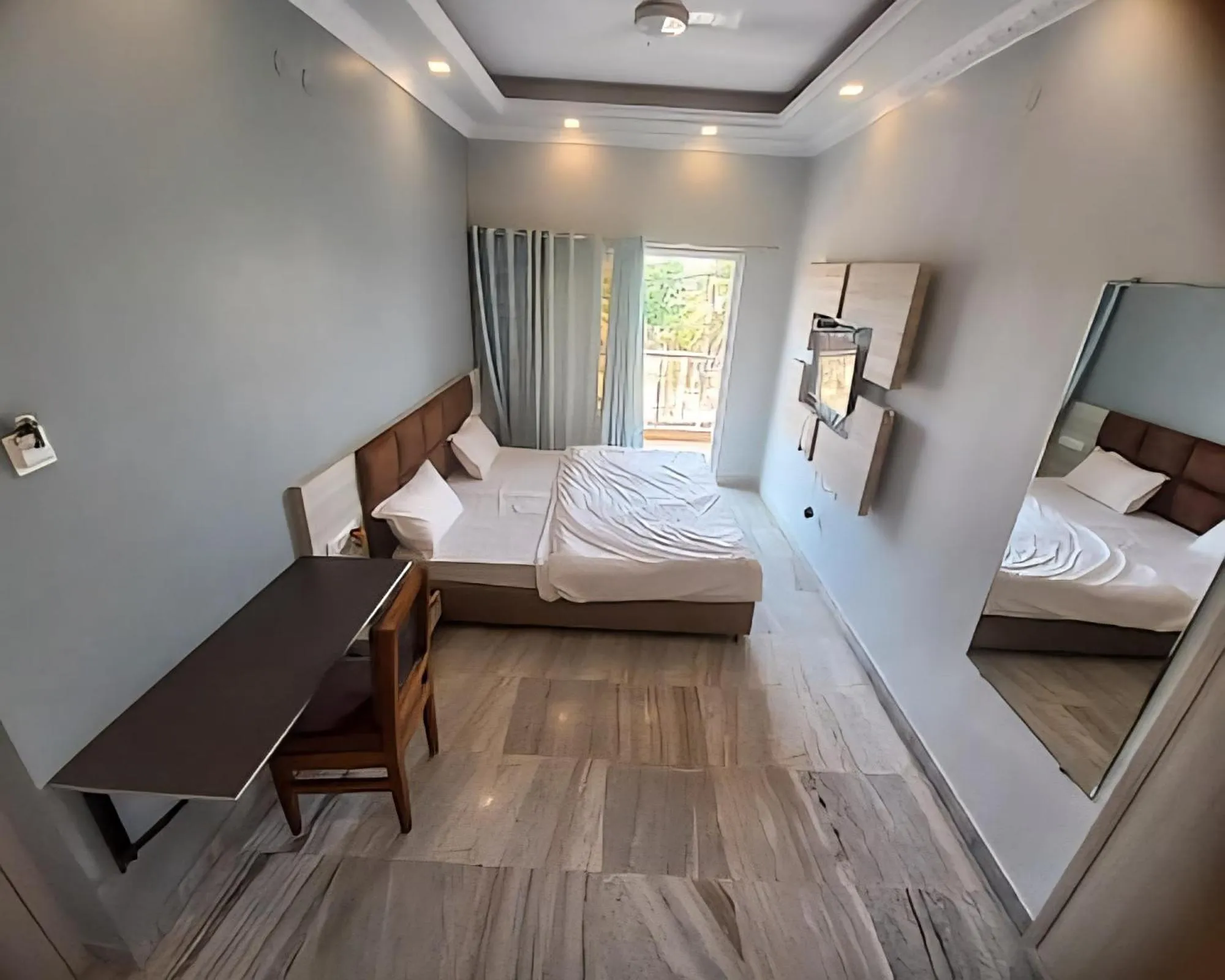 Bed in Hotel The Lake Castle, Ranchi, Jharkhand