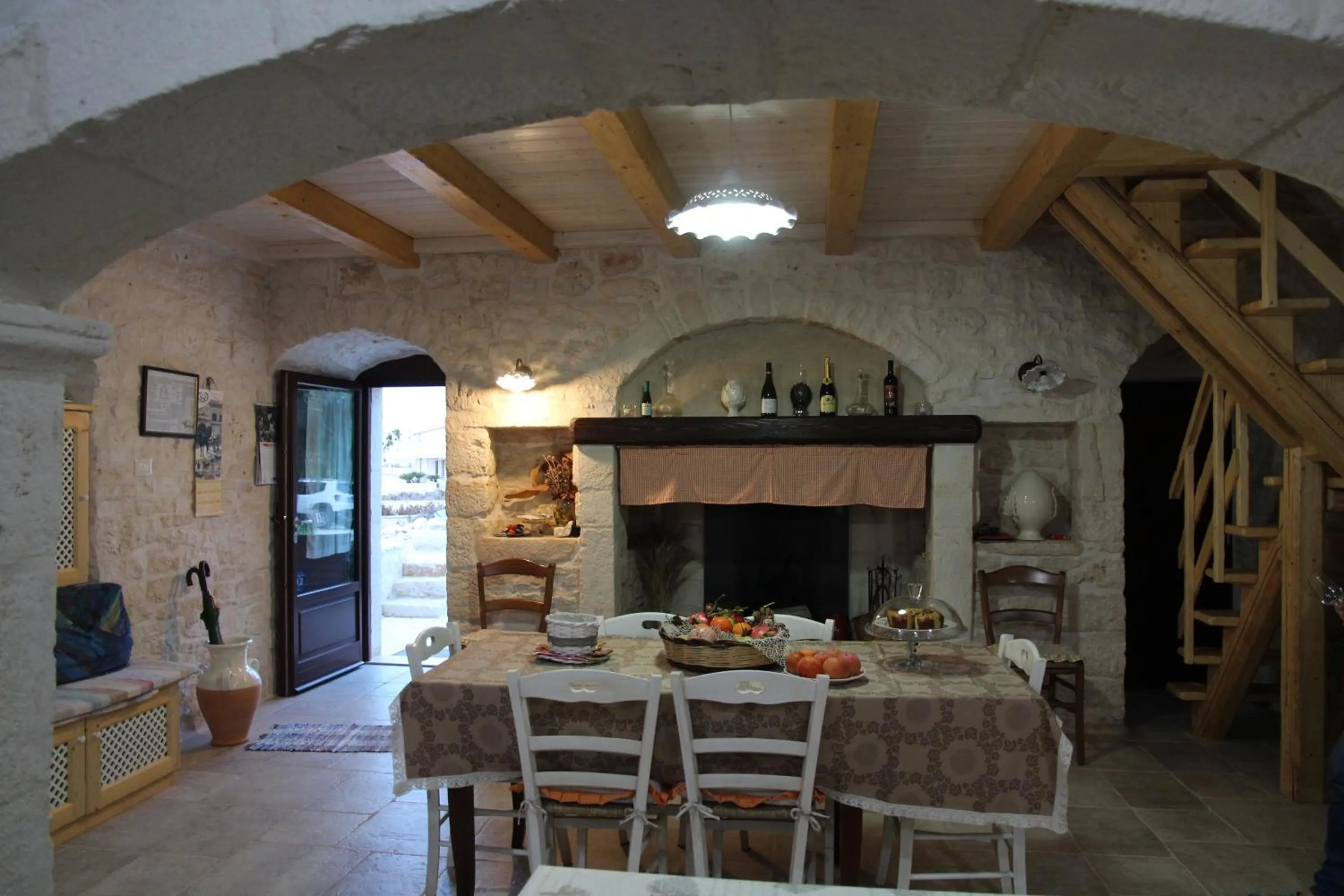Dining area in Trulli Donna Isabella
