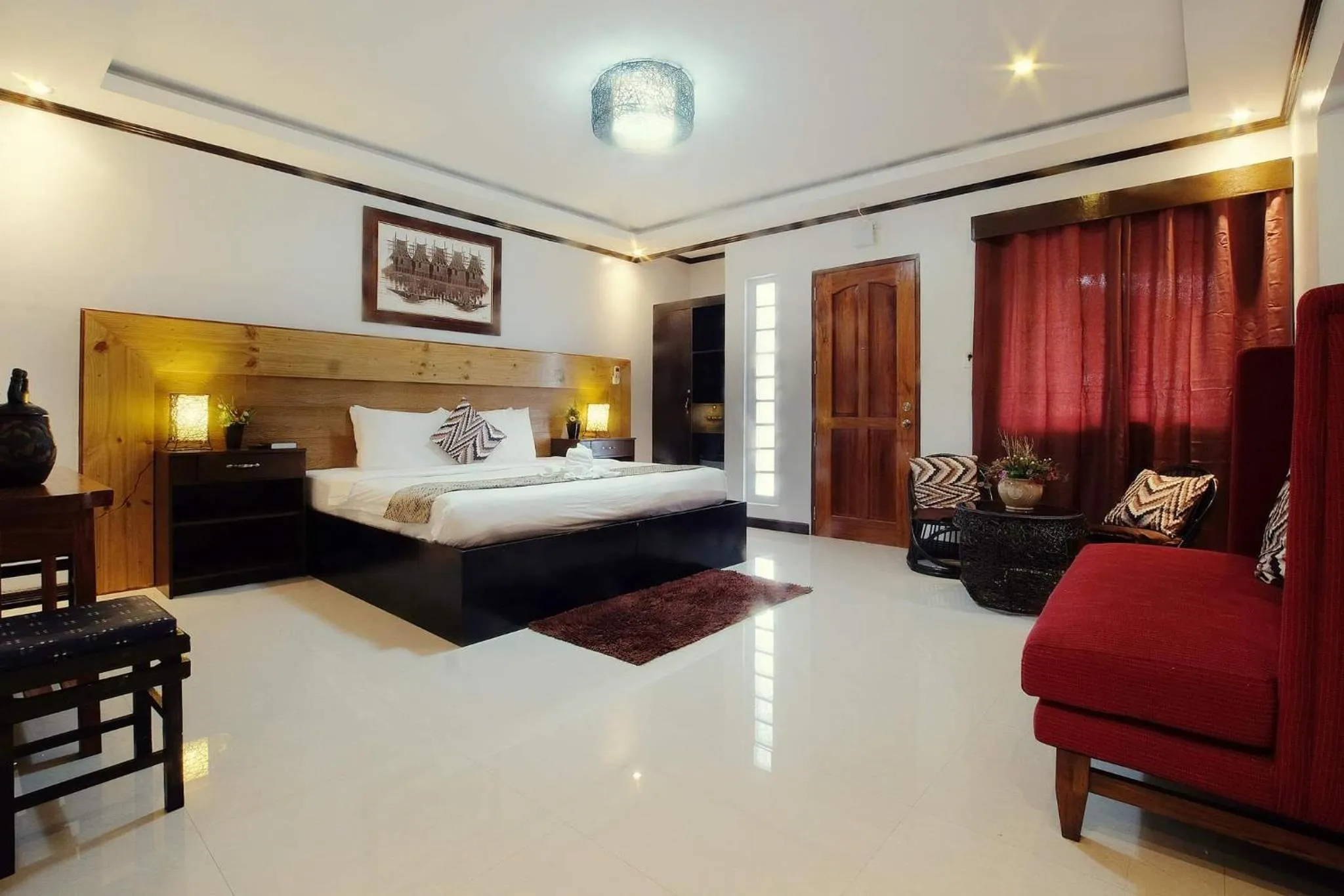 Bed in Coron Bancuang Mansion