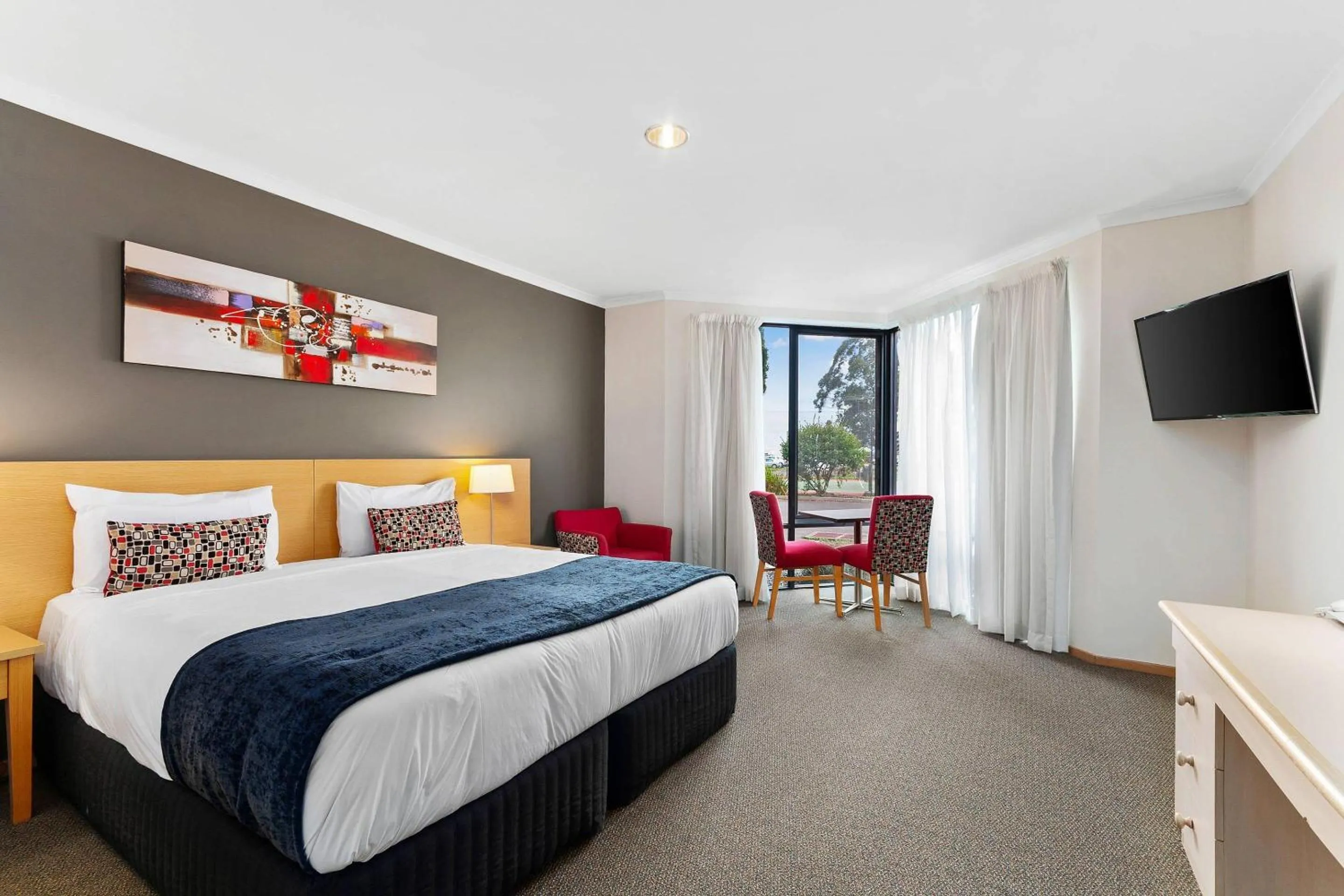 Bedroom, Bed in Quality Inn & Suites Traralgon