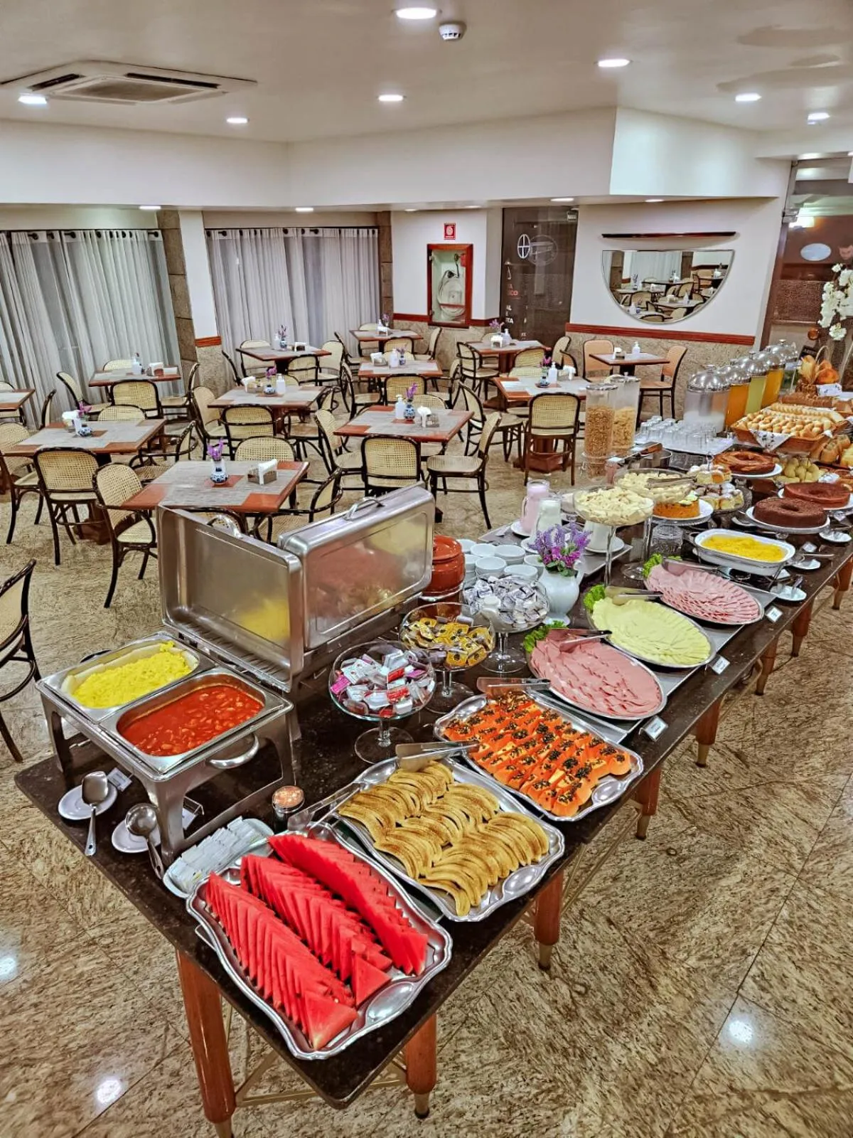 Breakfast in Hotel Dan Inn Planalto São Paulo